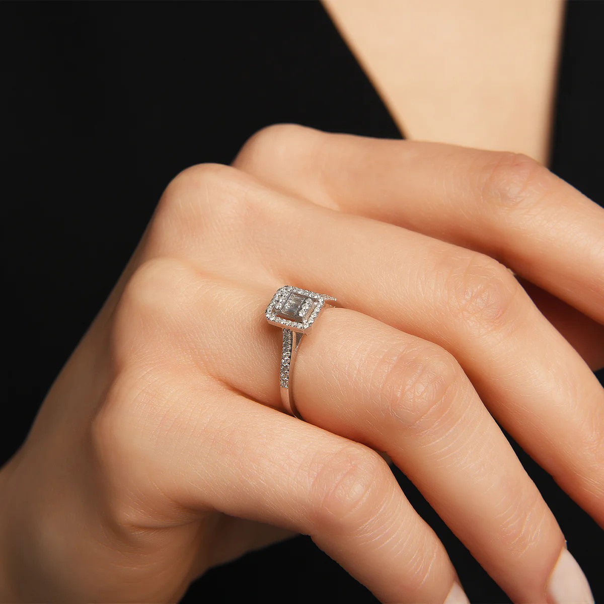 0.24 ct Pırlanta Baget Yüzük