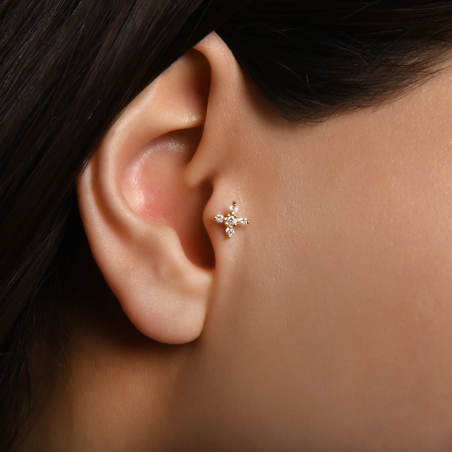 Beş Taşlı Pırlanta Piercing