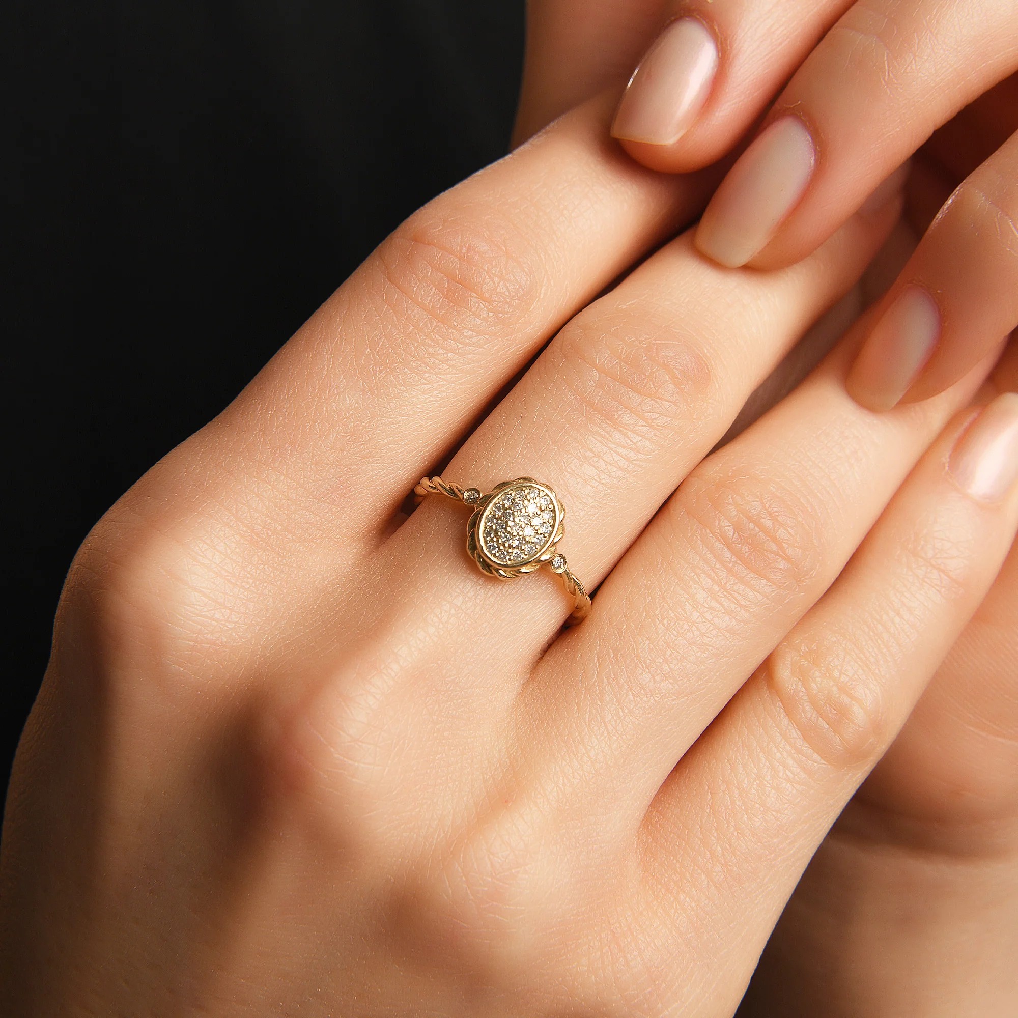 0.16 ct Burgulu Neo-Retro Pırlanta Yüzük