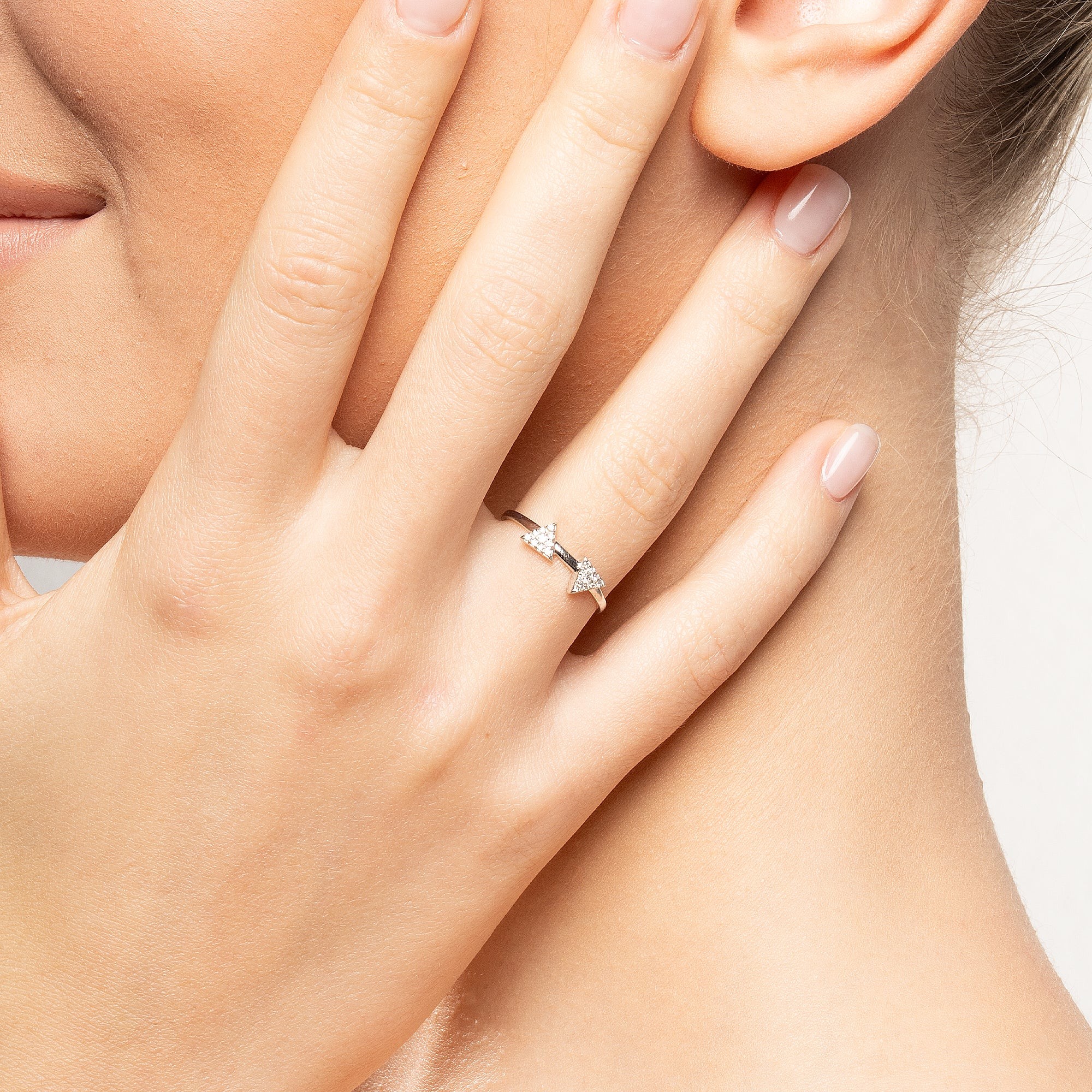 0.11 ct Asimetrik İkiz Minimal Üçgen Pırlanta Yüzük