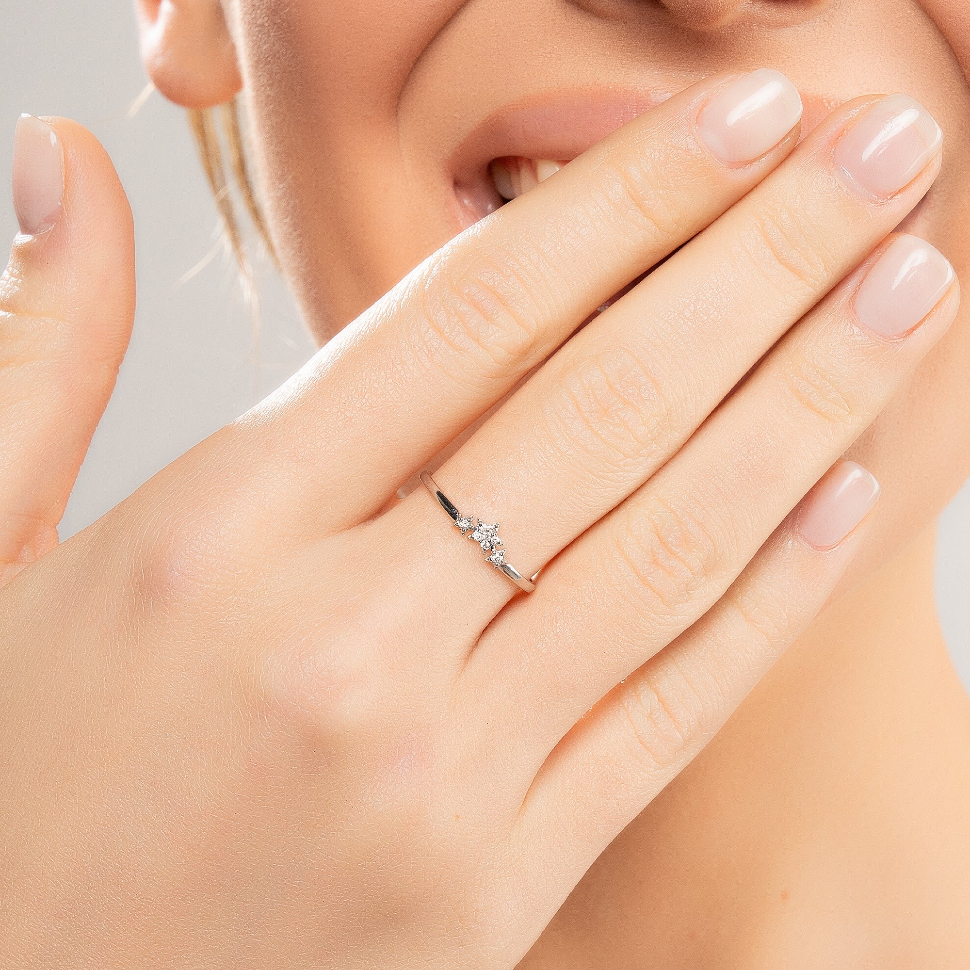 0.06 ct Şans Yıldızları Pırlanta Yüzük