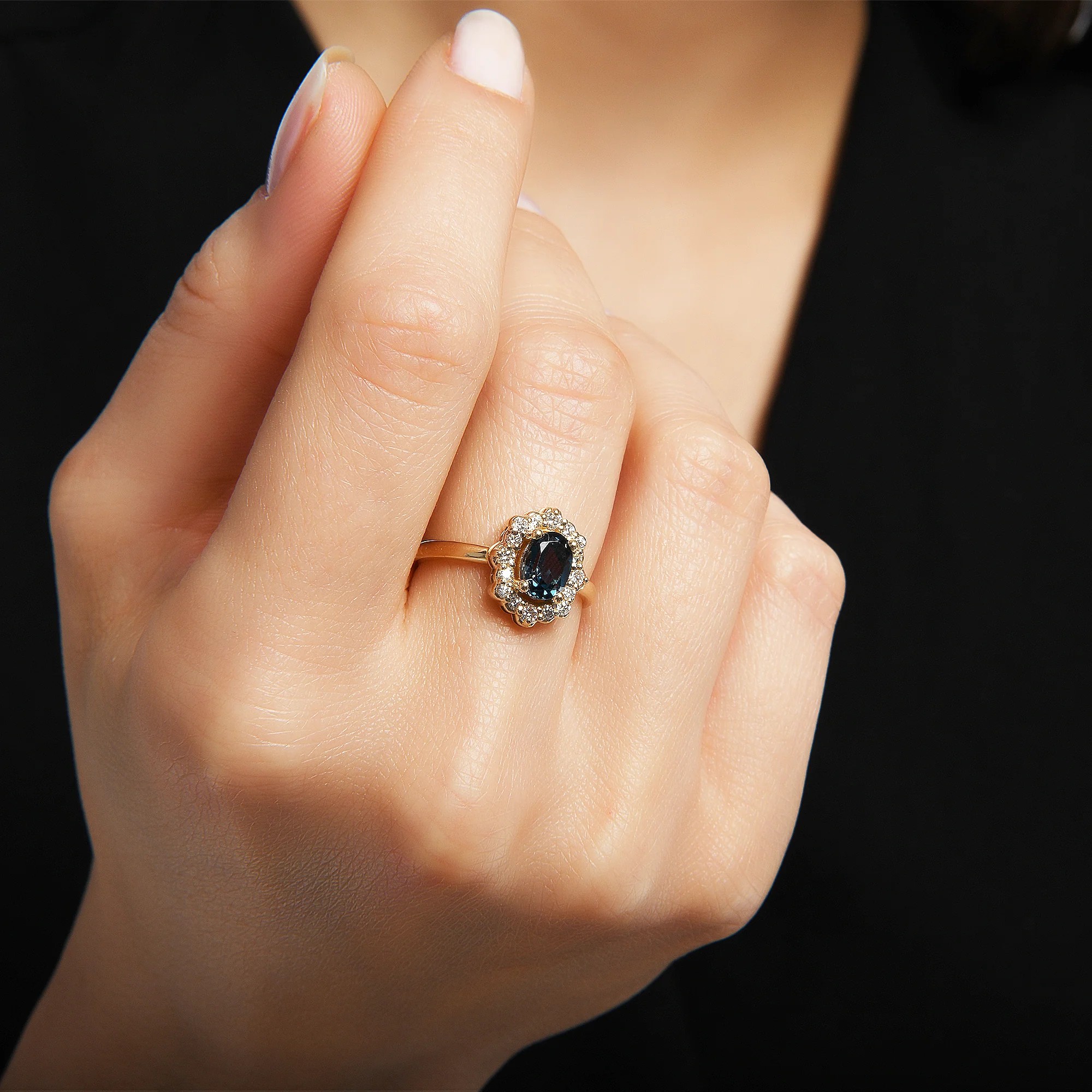 London Blue Taşlı 0.29 ct Pırlanta Yüzük