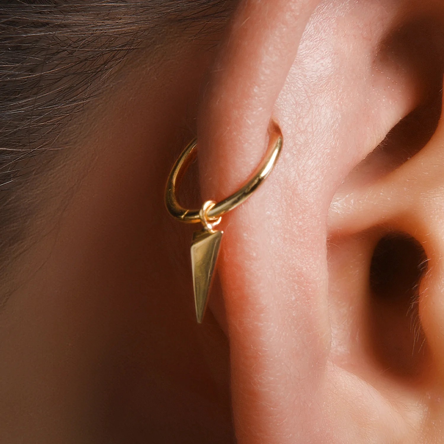 Havana Üçgen Sallantılı Tek Halka Piercing