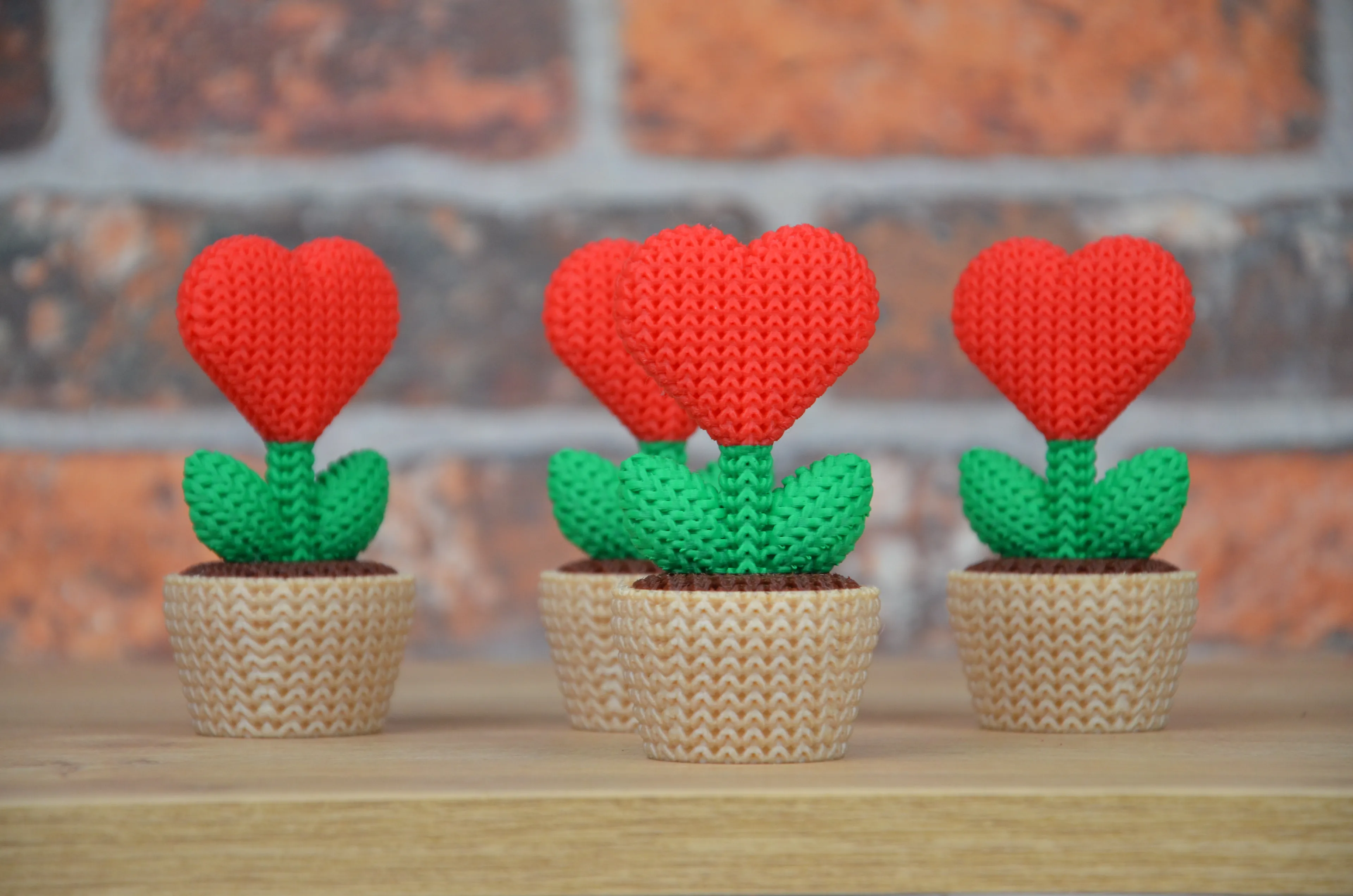 Örgü Dokulu Kalp Çiçek
