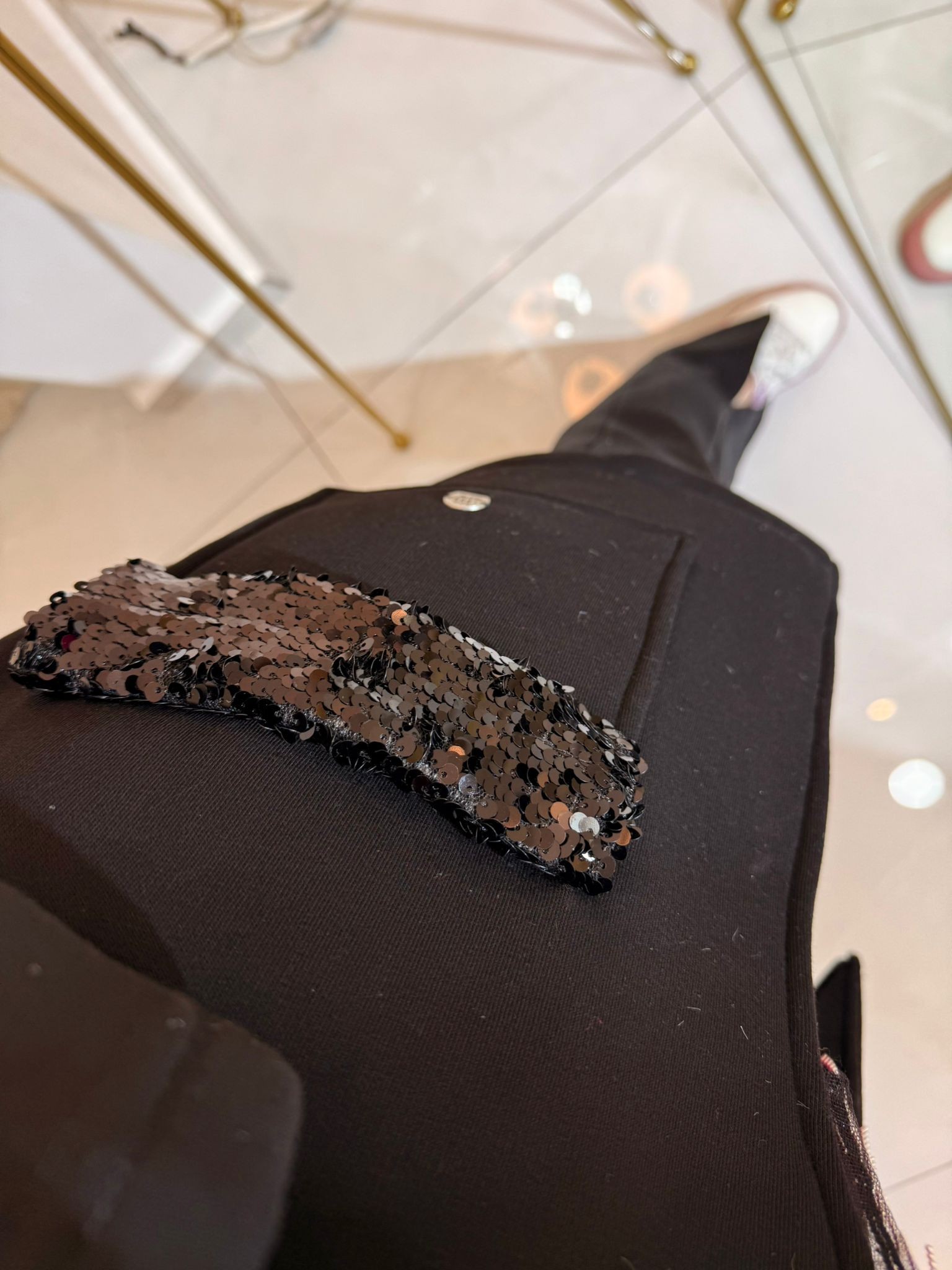 Zincirli Pul Detaylı Ceket