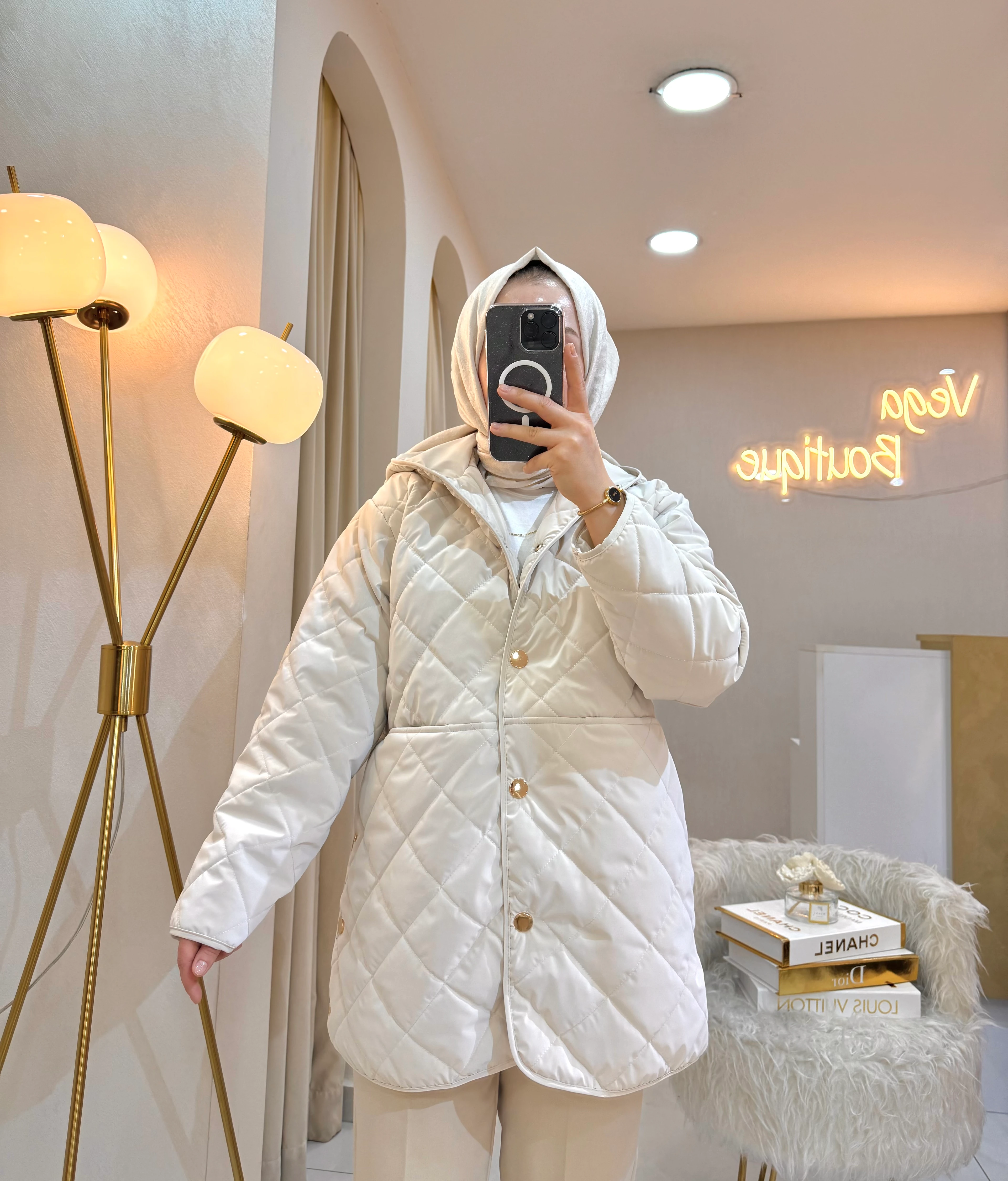 Zımbalı Kapitone Mont Taş