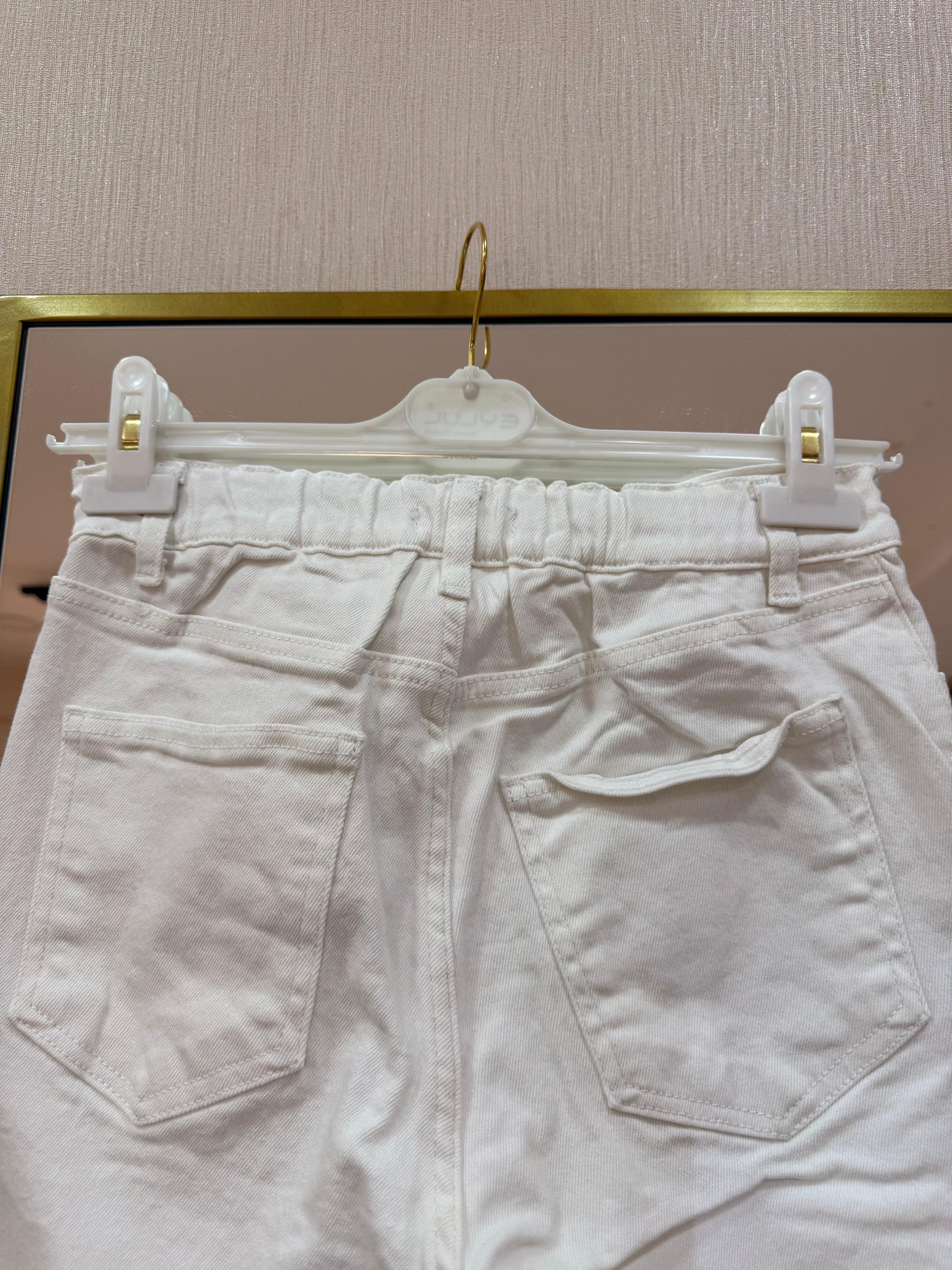 Paçası Taşlı Jean