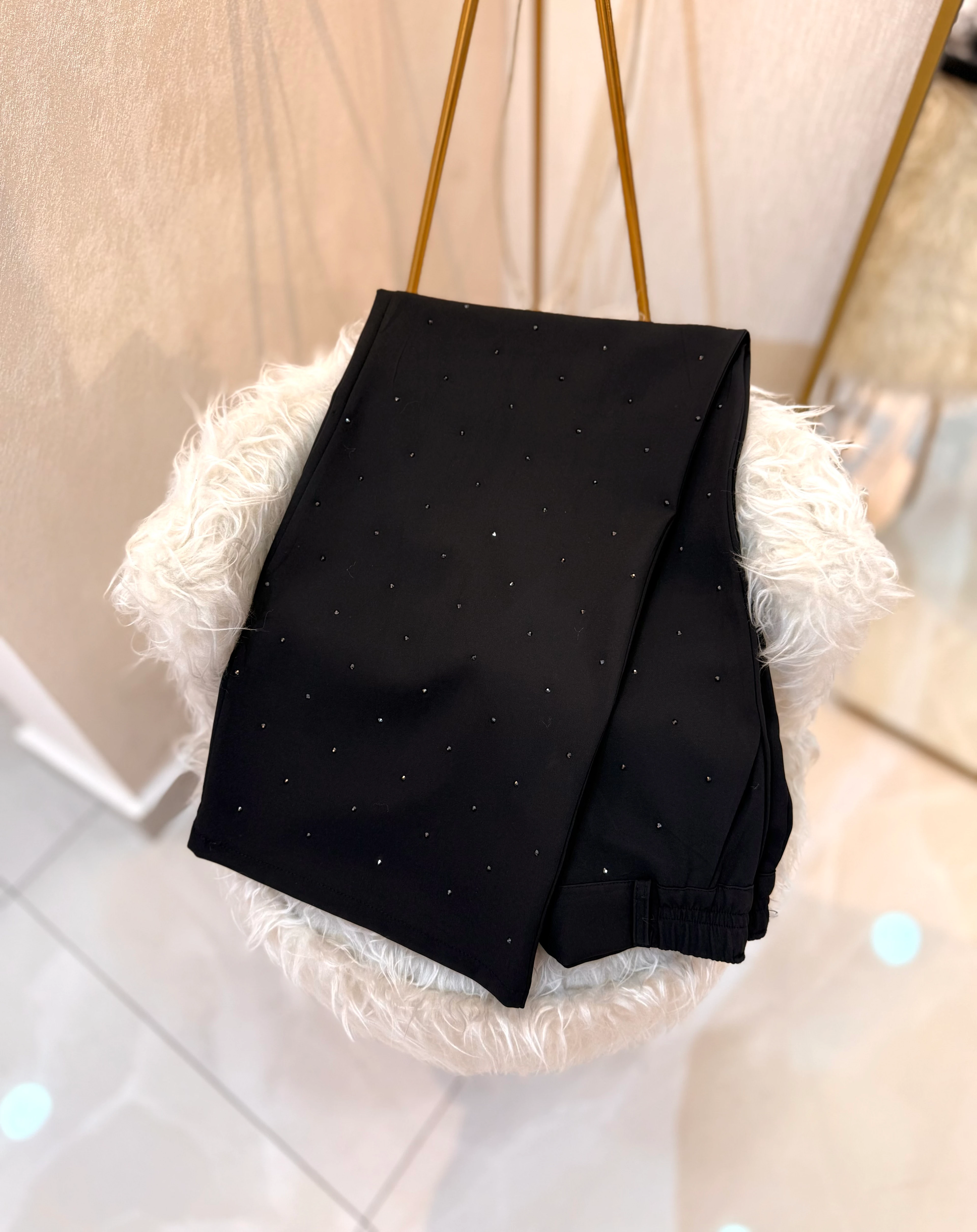 Bol Paça Taşlı Kumaş Pantolon