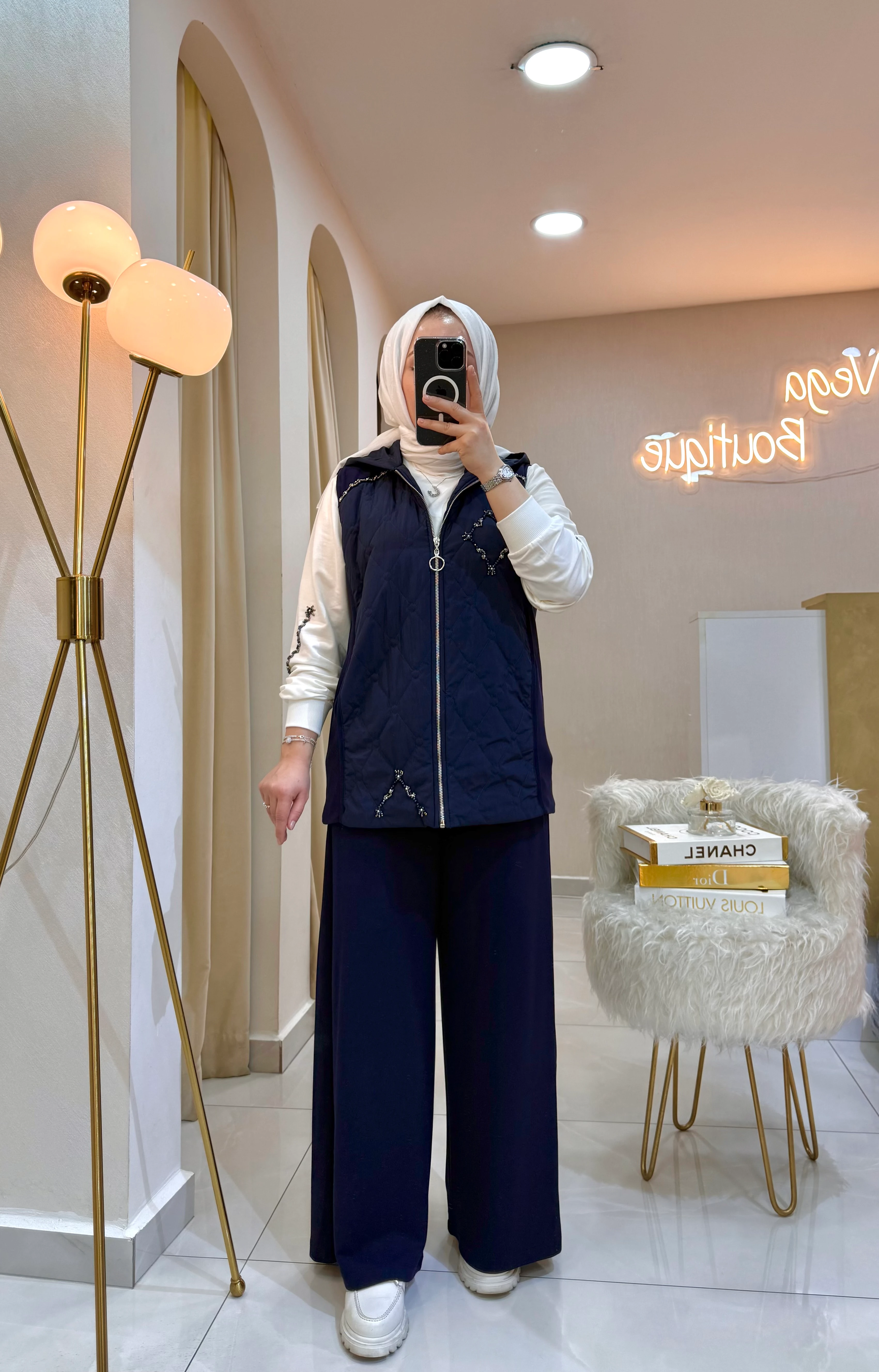 3'lü Kapitone Yelekli Takım Laci