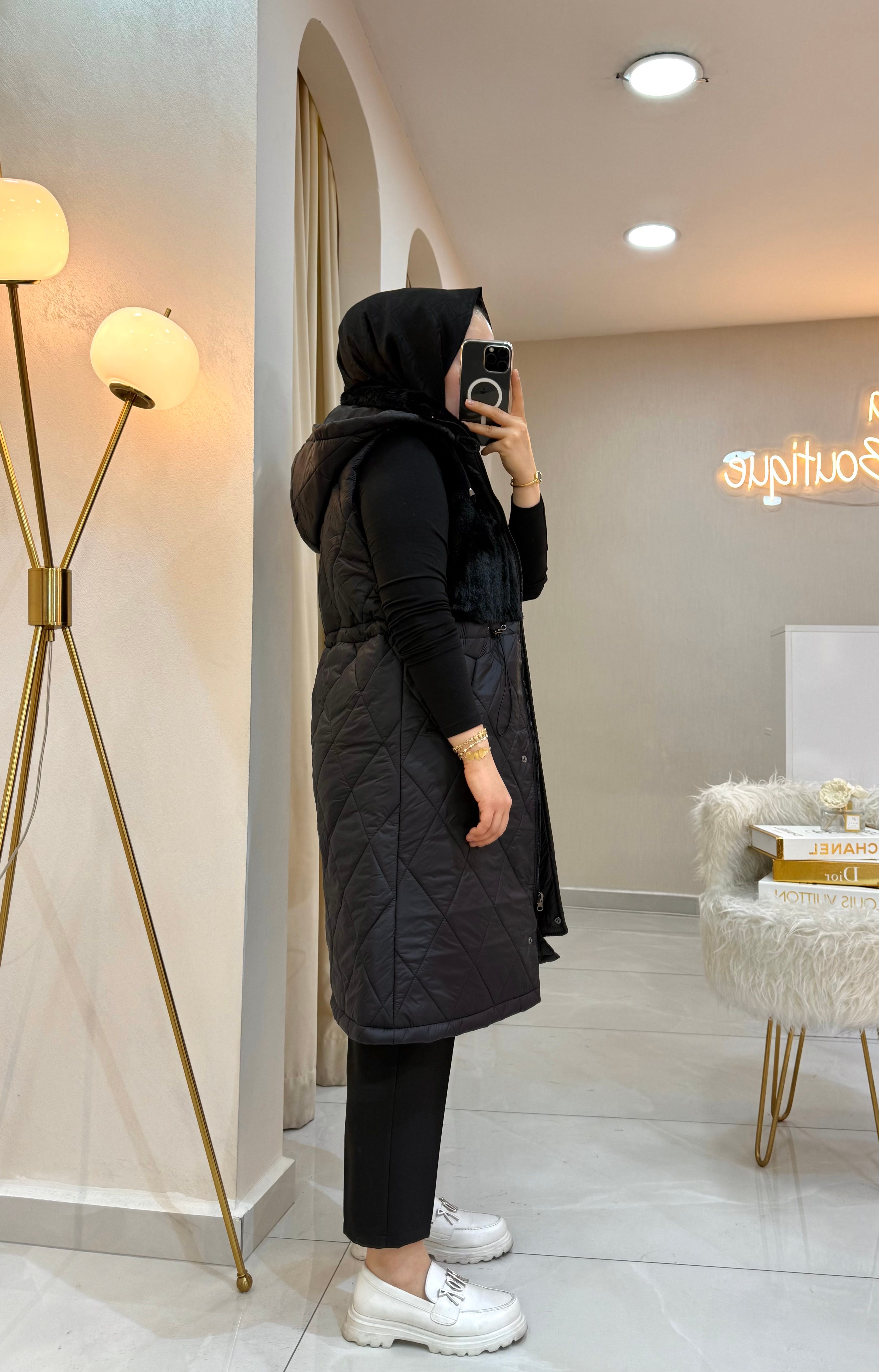 Peluş Detay Şişme Yelek Siyah