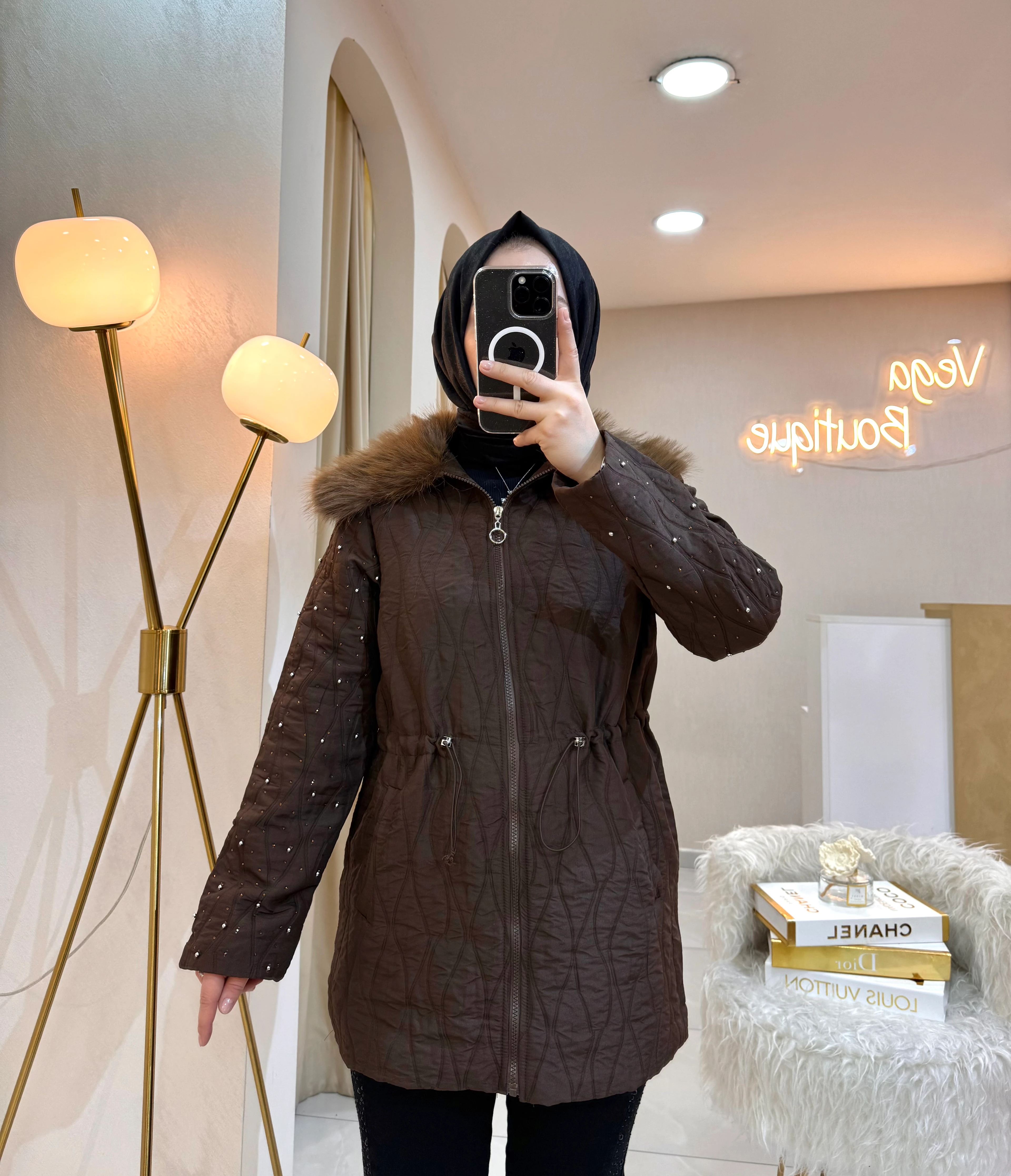 Kolu Taşlı Kürklü Kapitone Ceket Kahve