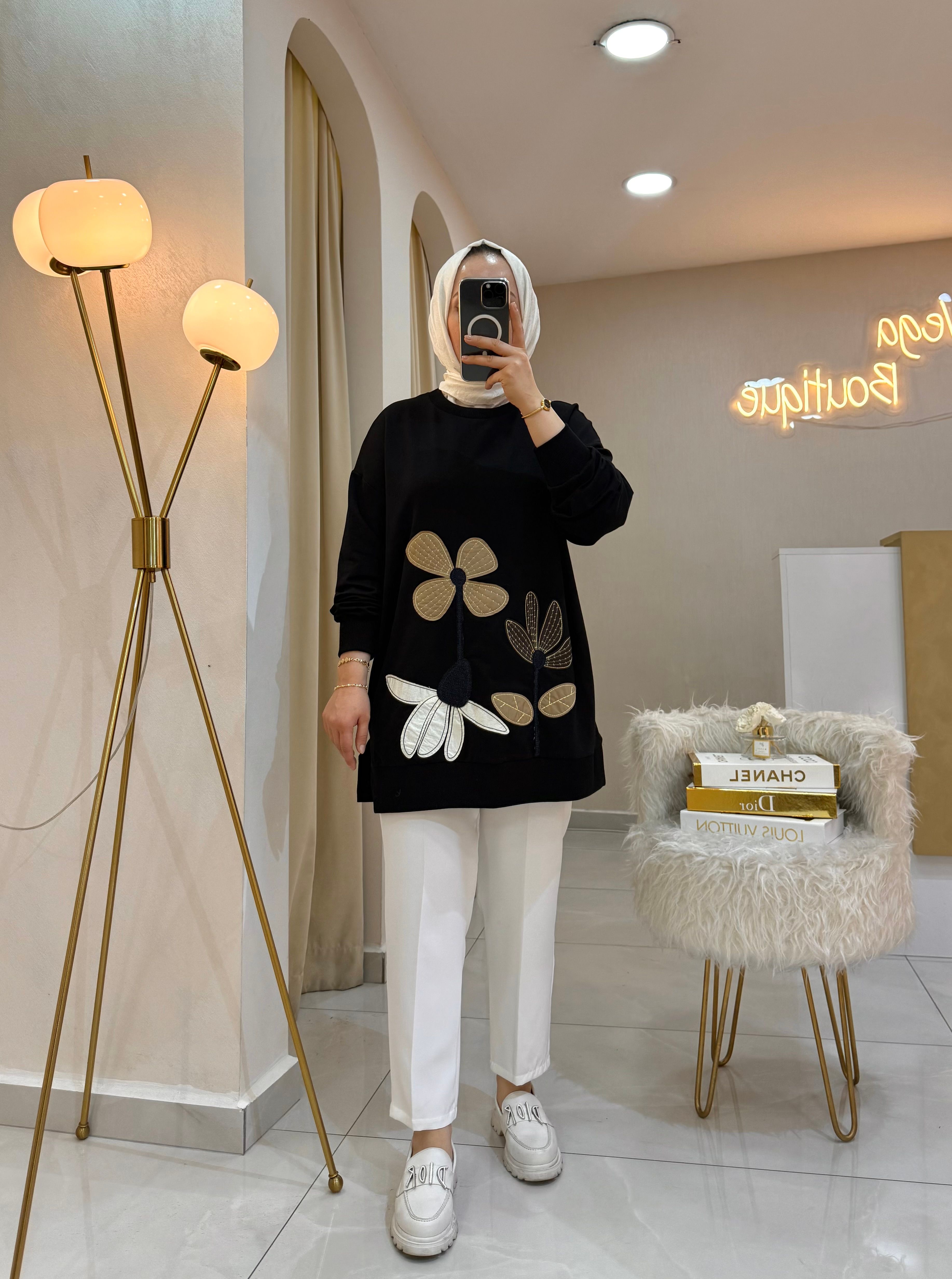 Çiçek Nakışlı Sweat Siyah