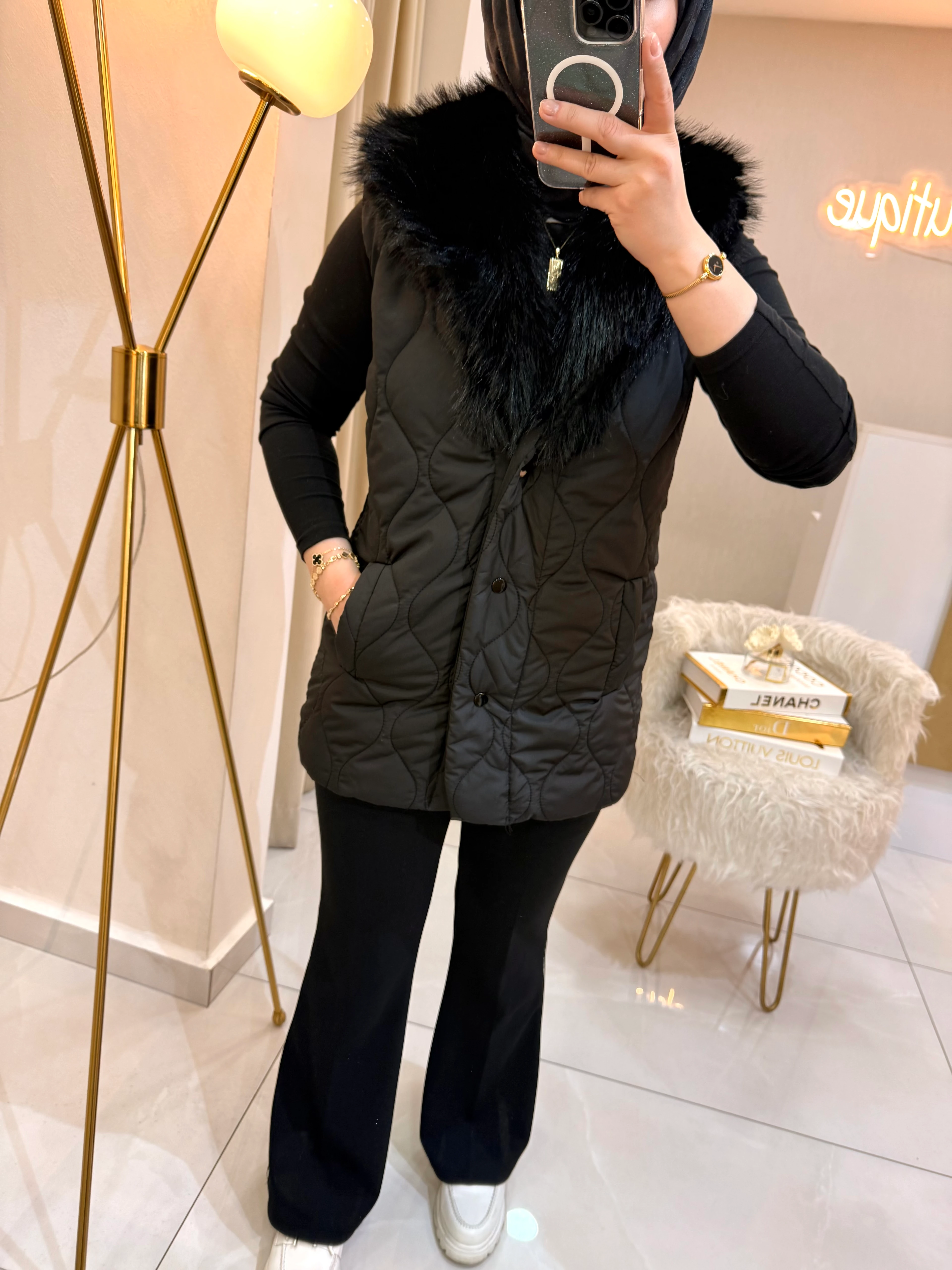 Kürk Yakalı Kapitone Yelek Siyah