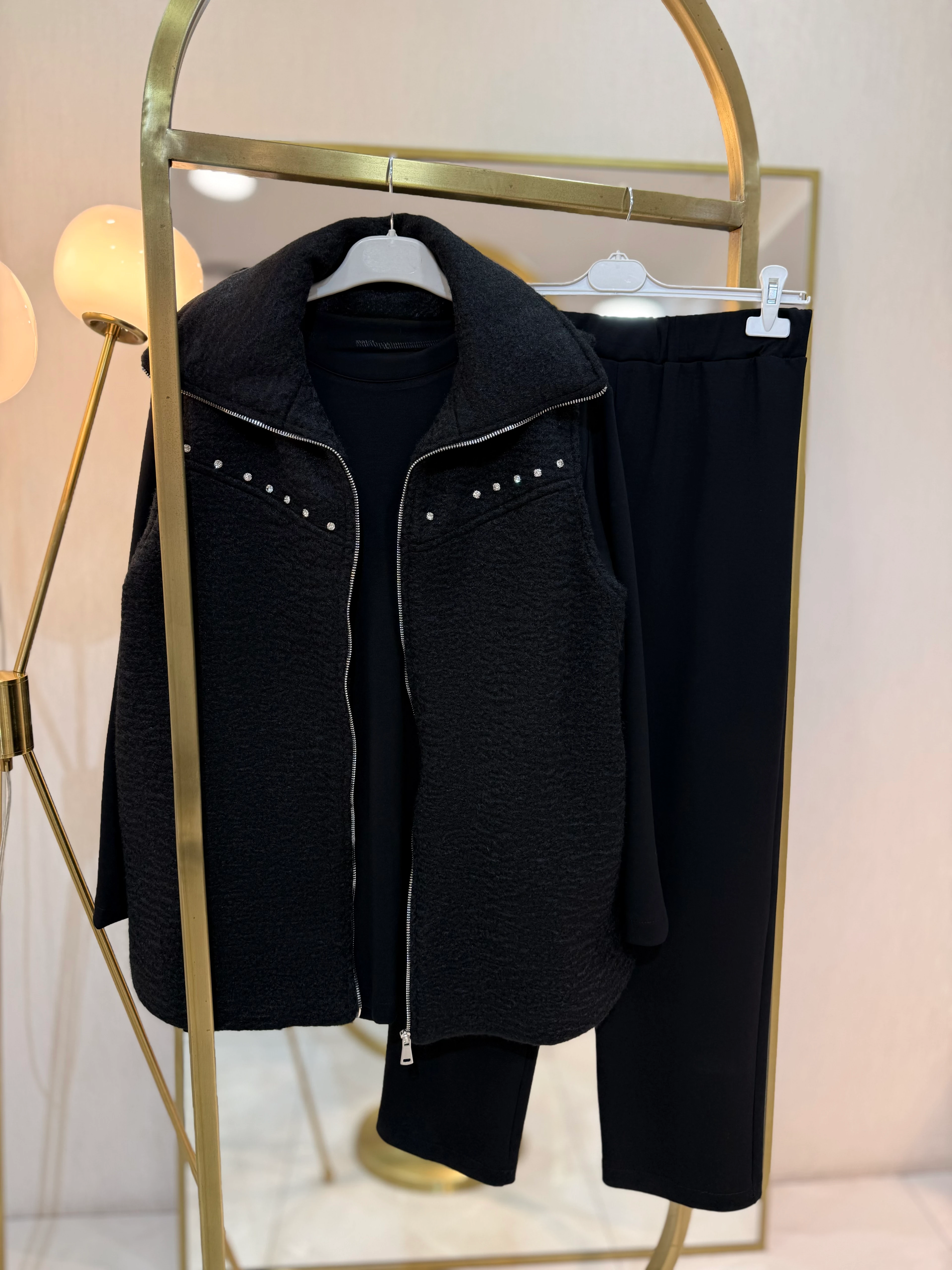 Taş Detaylı 3'lü Yelekli Takım Siyah