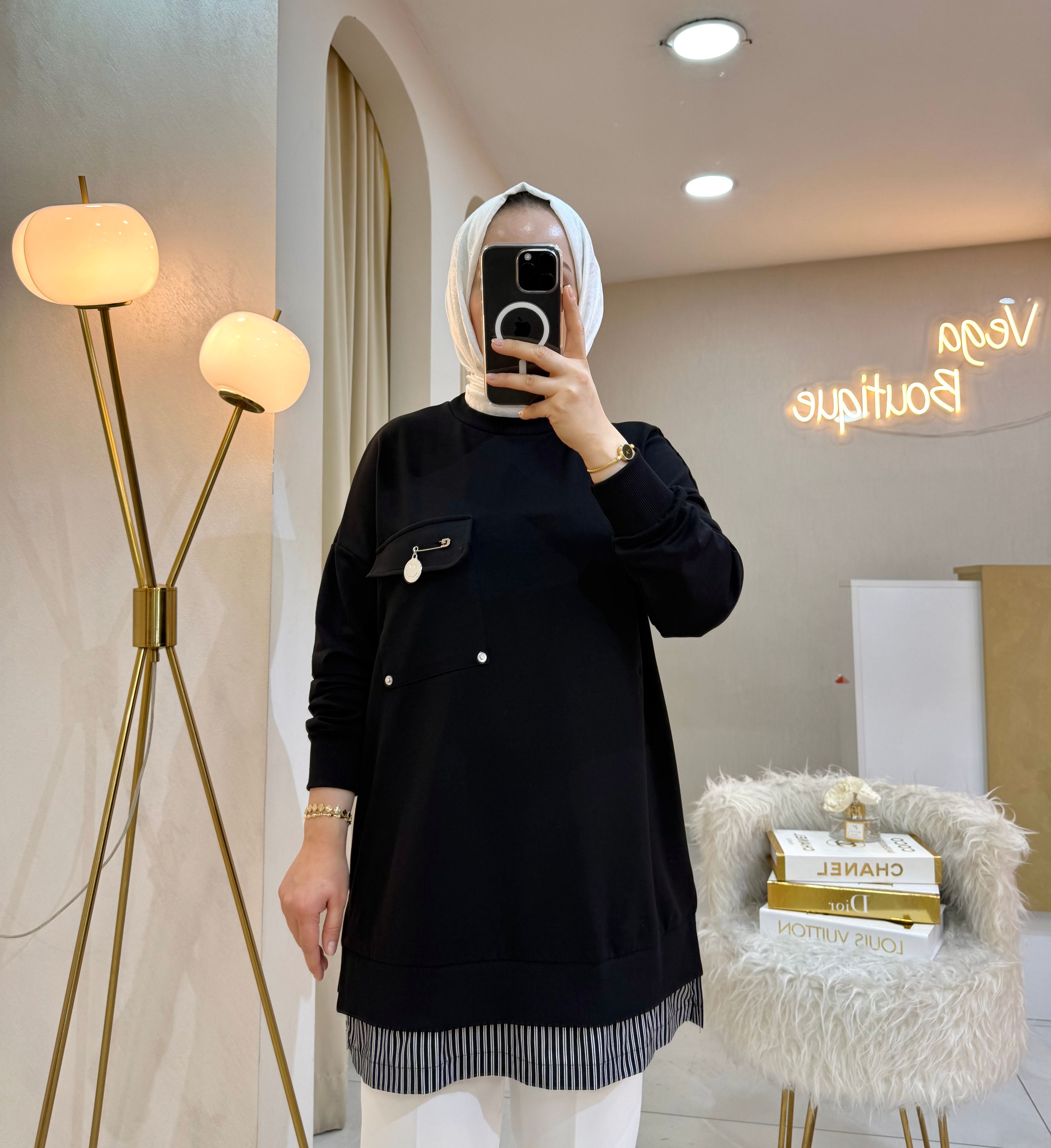 Broşlu Sweat Siyah