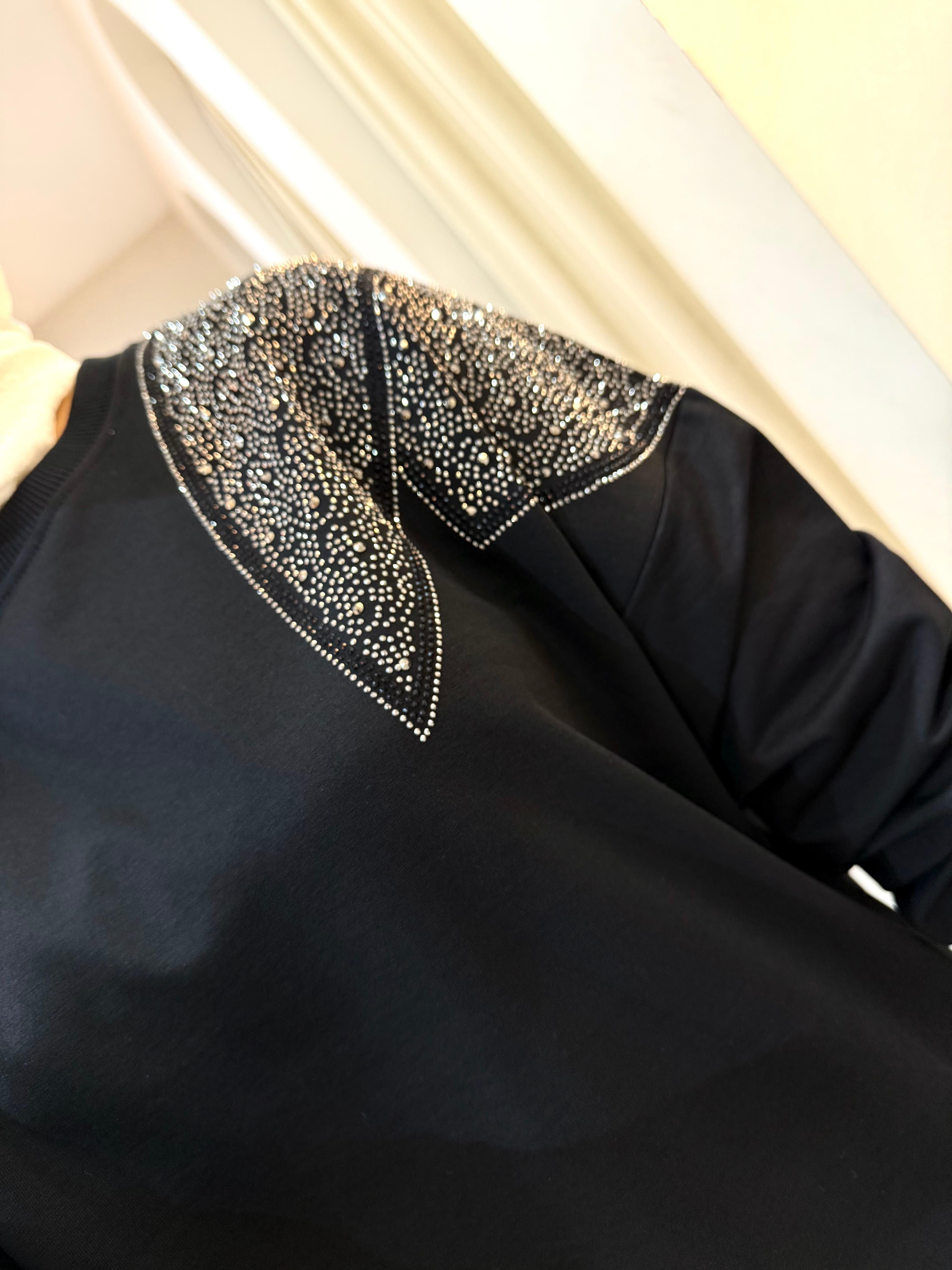 Omzu Taşlı Sweat Siyah