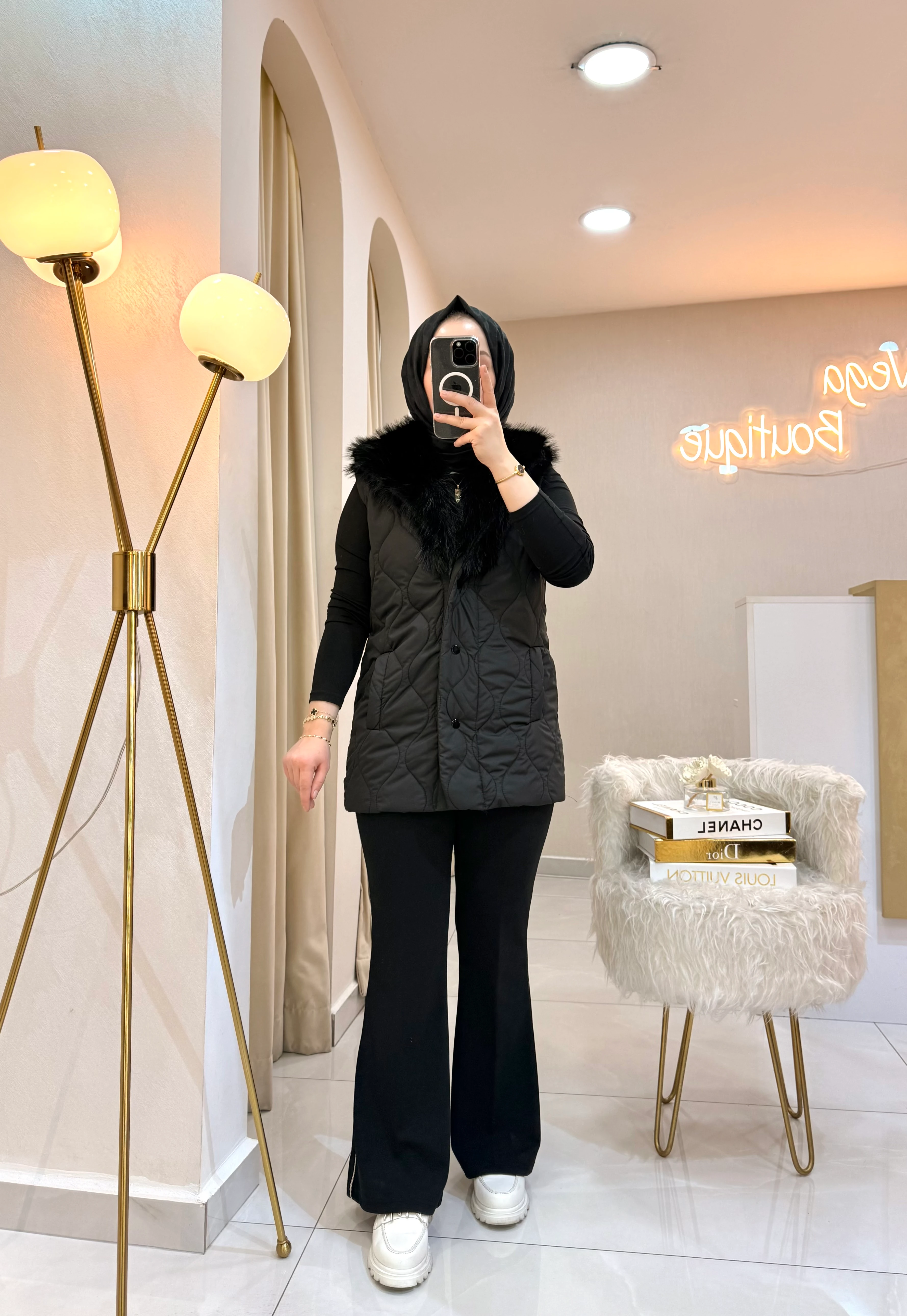 Kürk Yakalı Kapitone Yelek Siyah