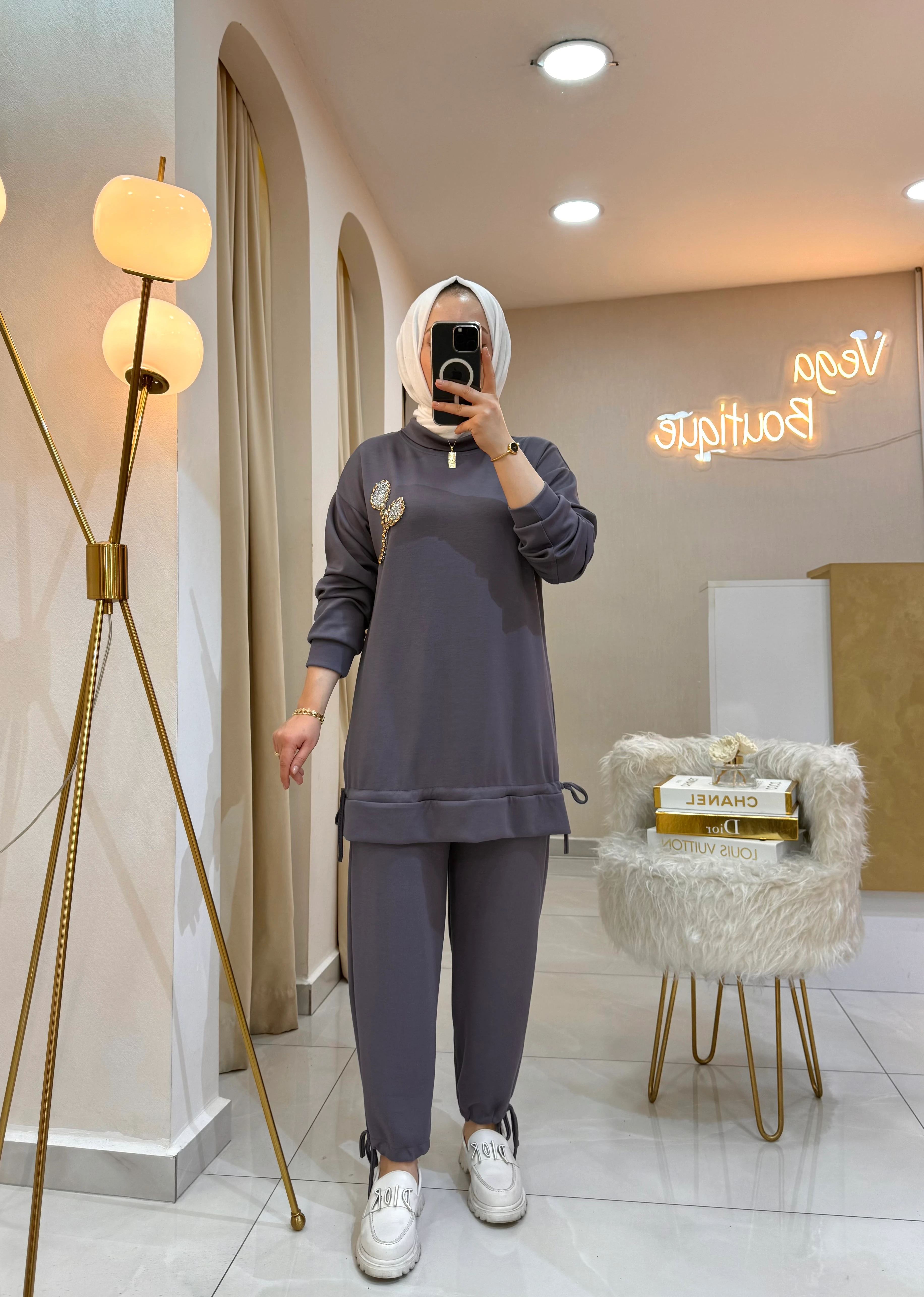 Yaprak Taşlı Takım Gri