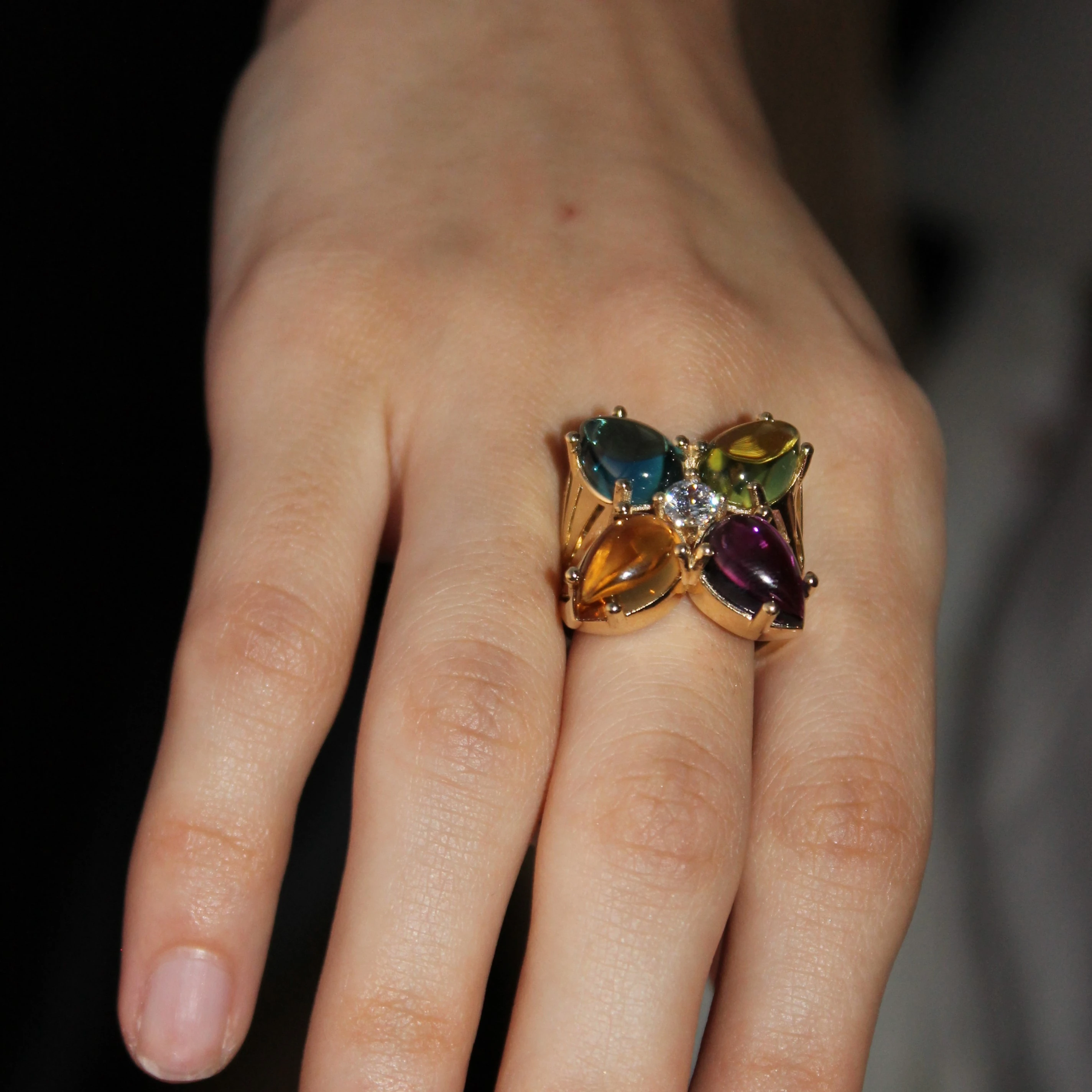 Renkli Taşlı Yonca Yüzük