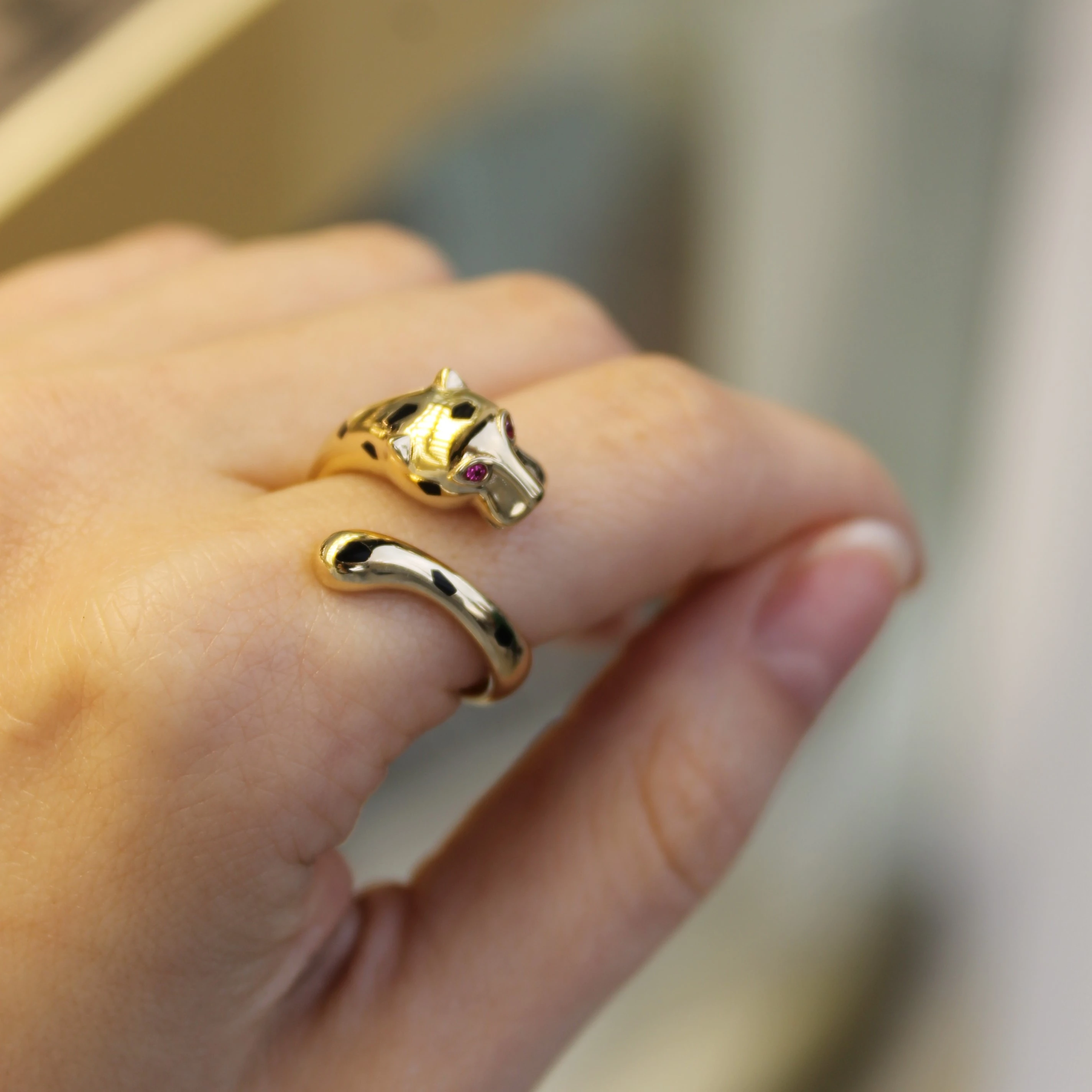 Pembe Gözlü Panter Yüzük