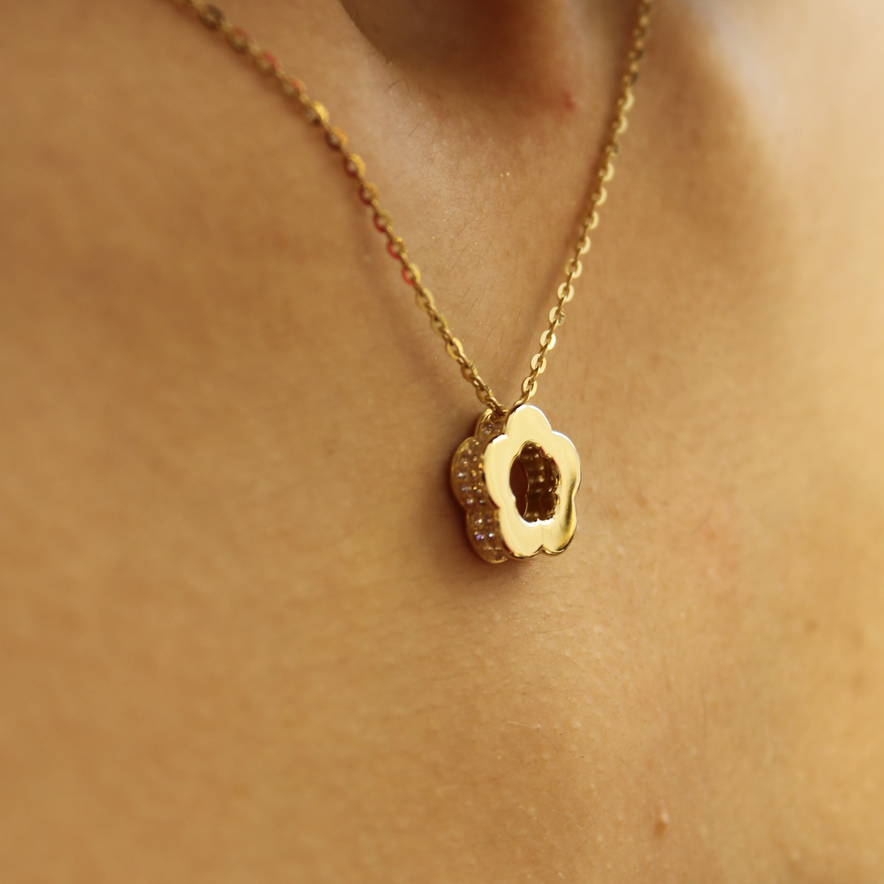 Taşlı Çiçek Kolye