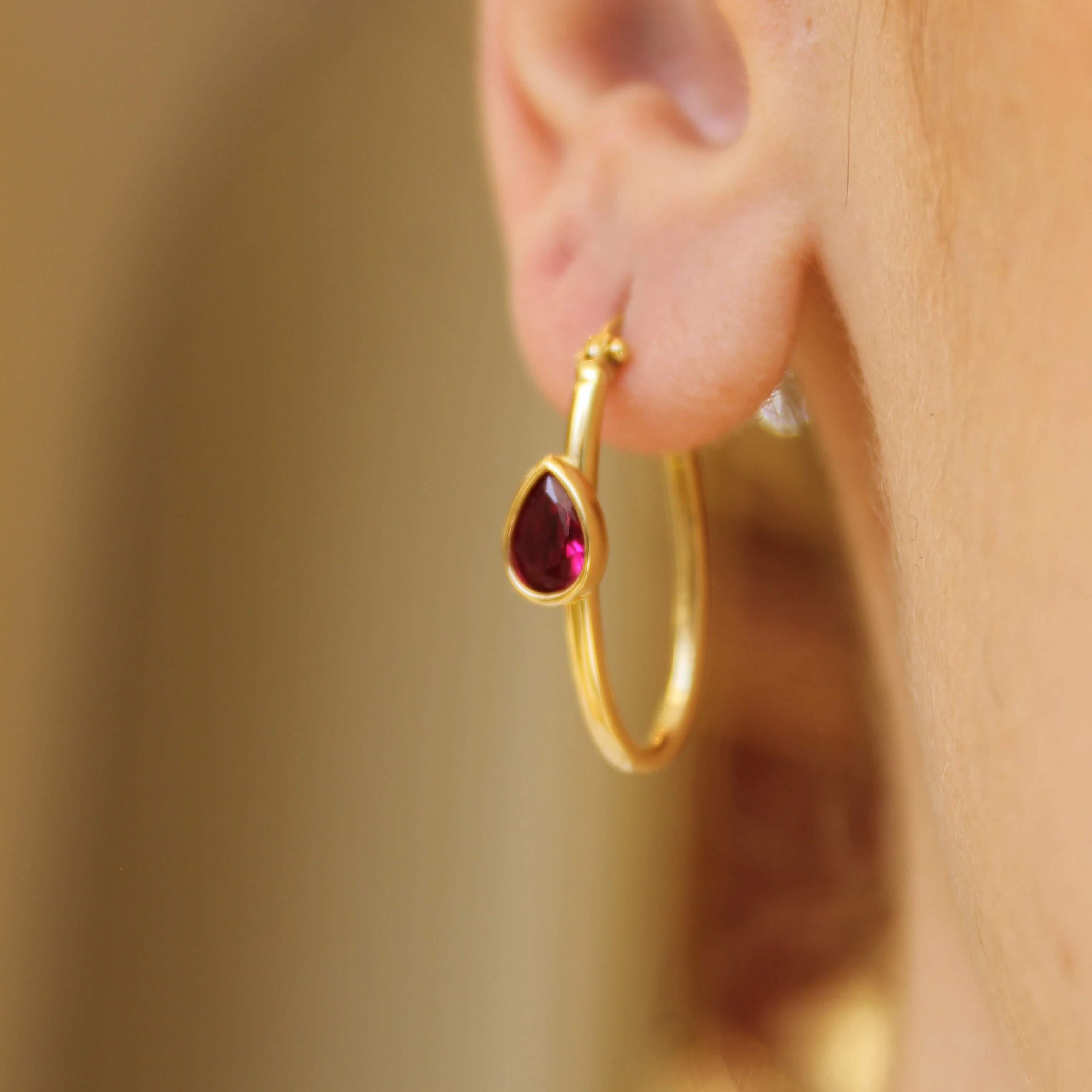 Pembe Damla Taşlı Halka Küpe