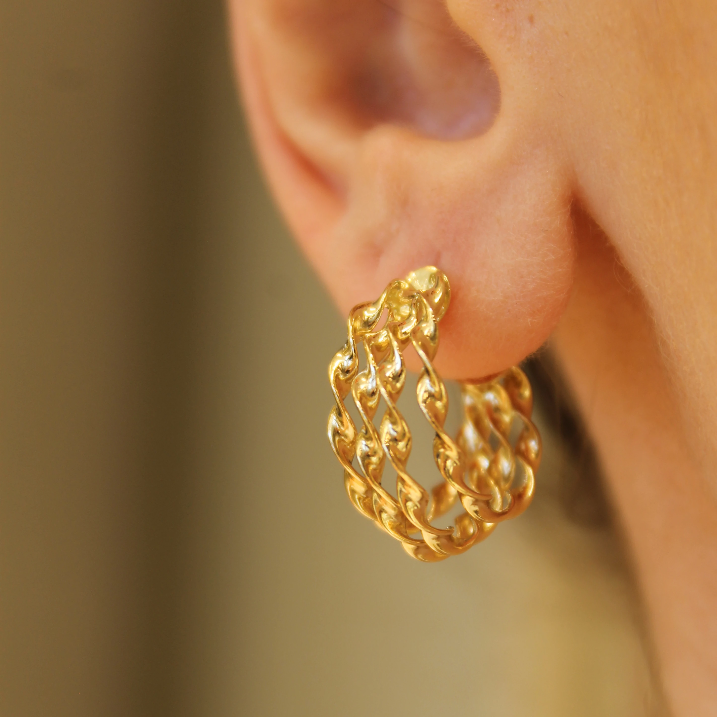 Dört Burgulu Halka Küpe