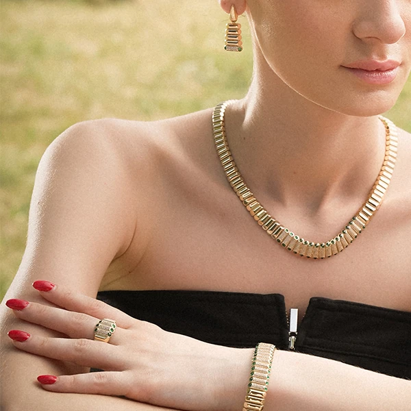 Yeşil Taşlı Küpe