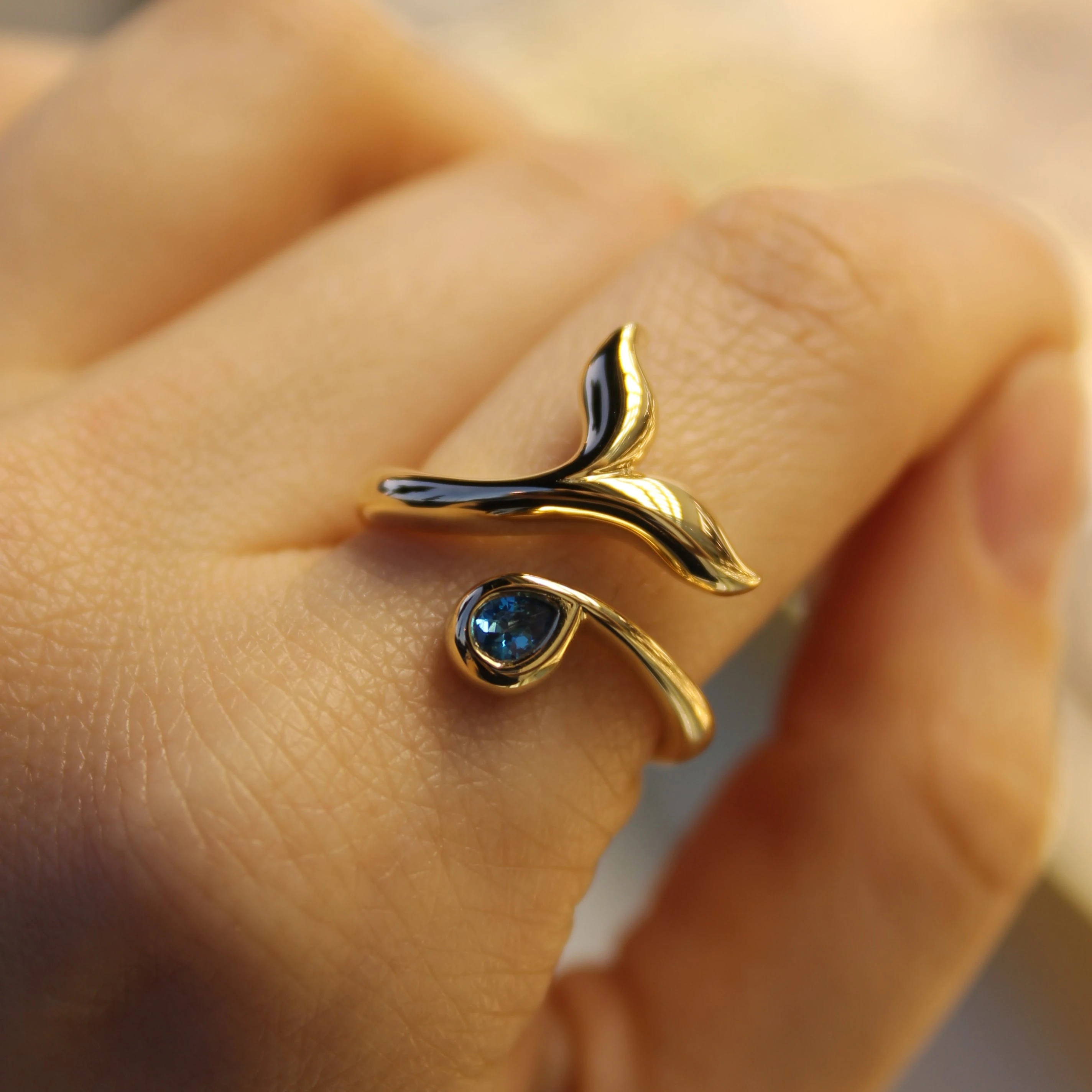 Aqualis Kuyruk Kavuşan Yüzük