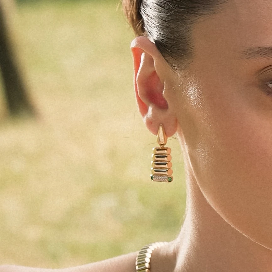 Yeşil Taşlı Küpe