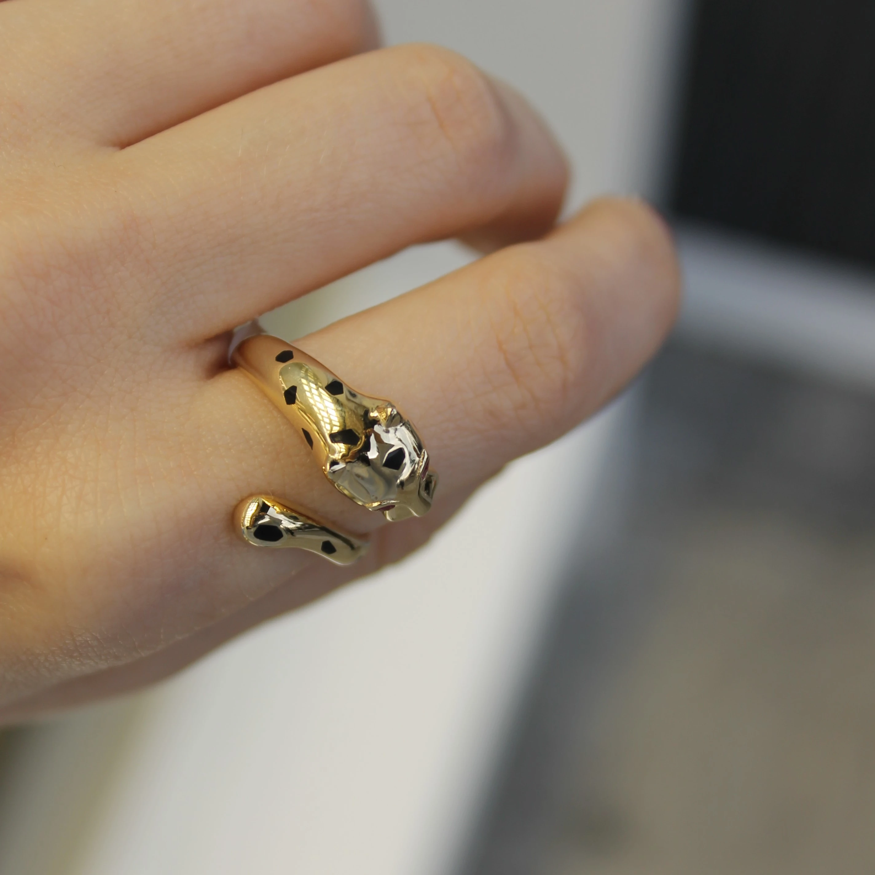 Pembe Gözlü Panter Yüzük