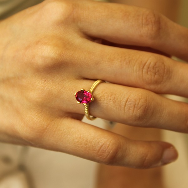 Pembe Taşlı Oval Tektaş Yüzük