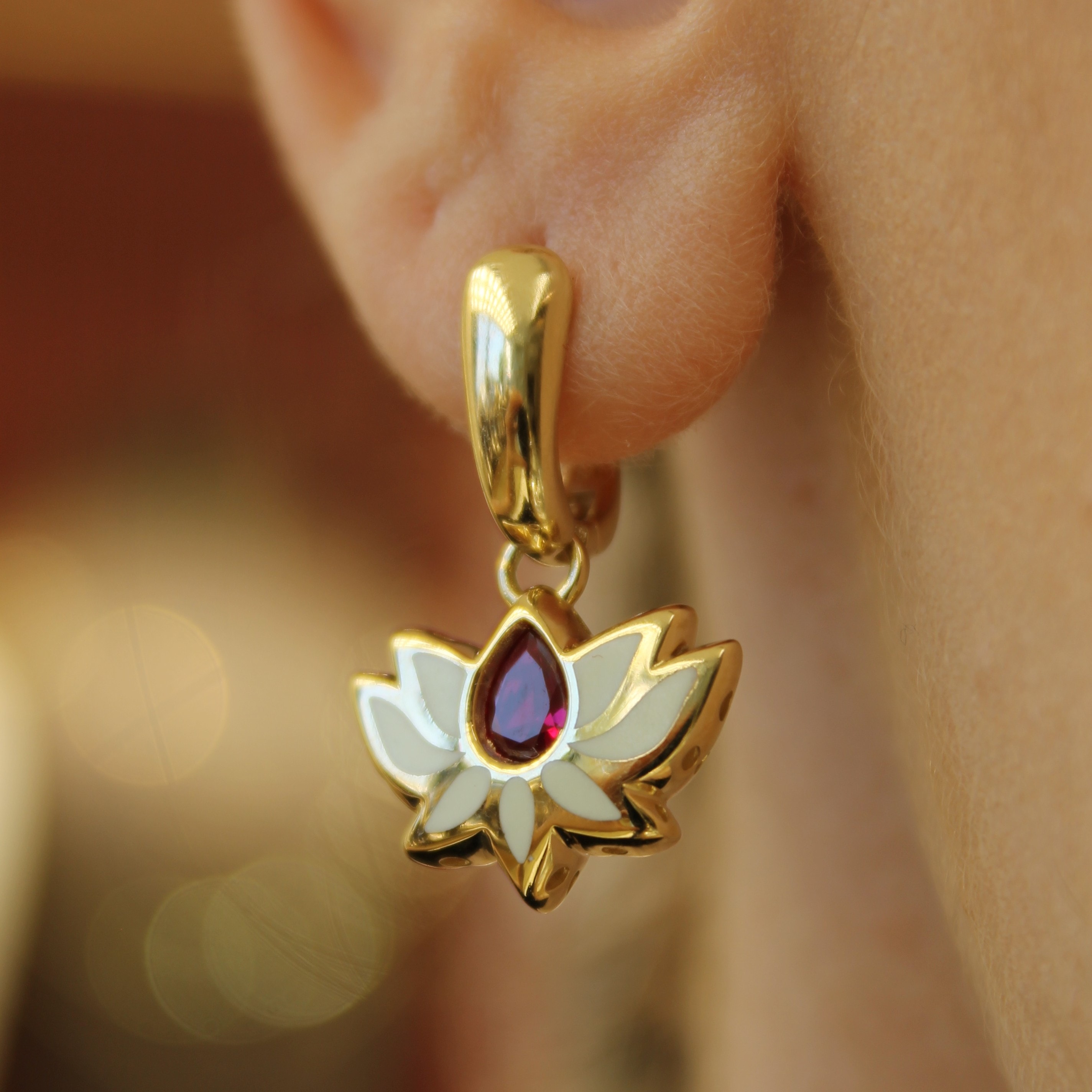 Lotus Küpe