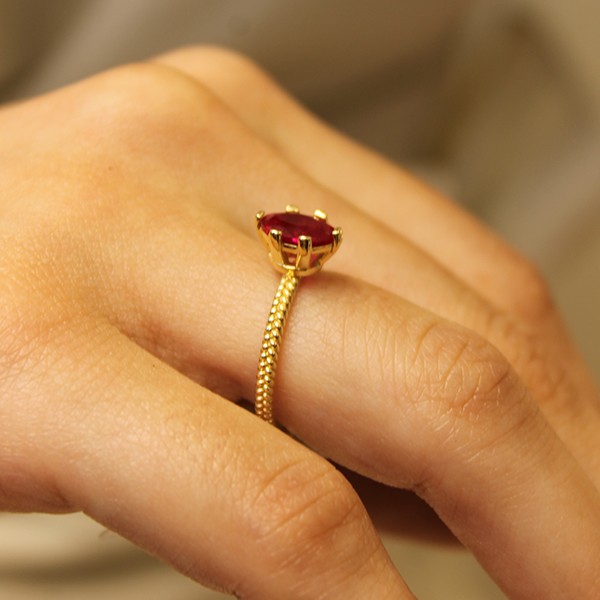 Pembe Taşlı Oval Tektaş Yüzük