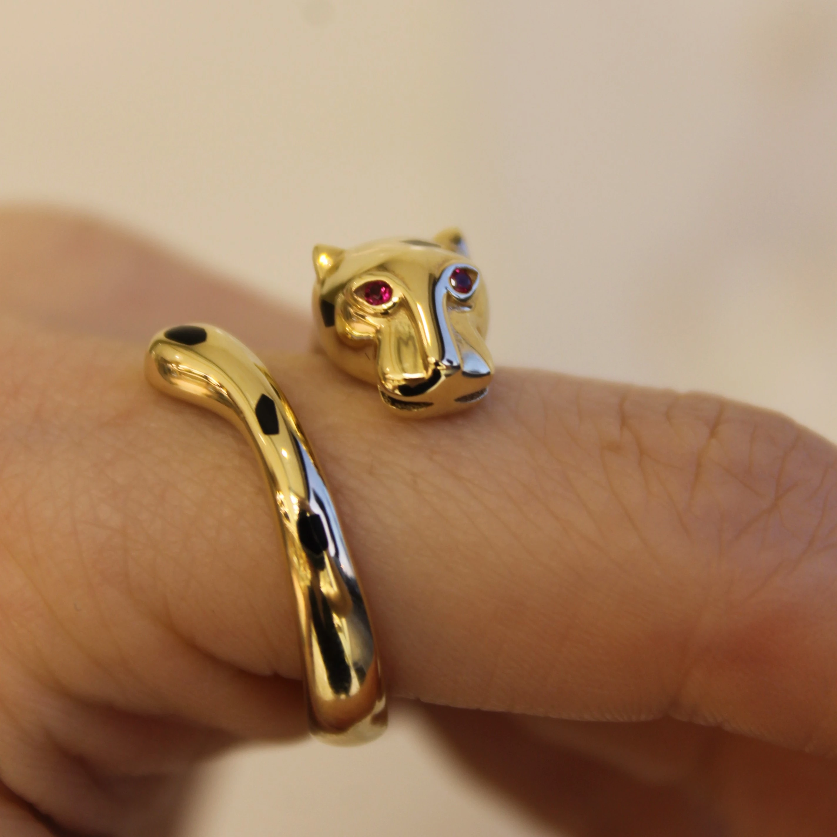 Pembe Gözlü Panter Yüzük
