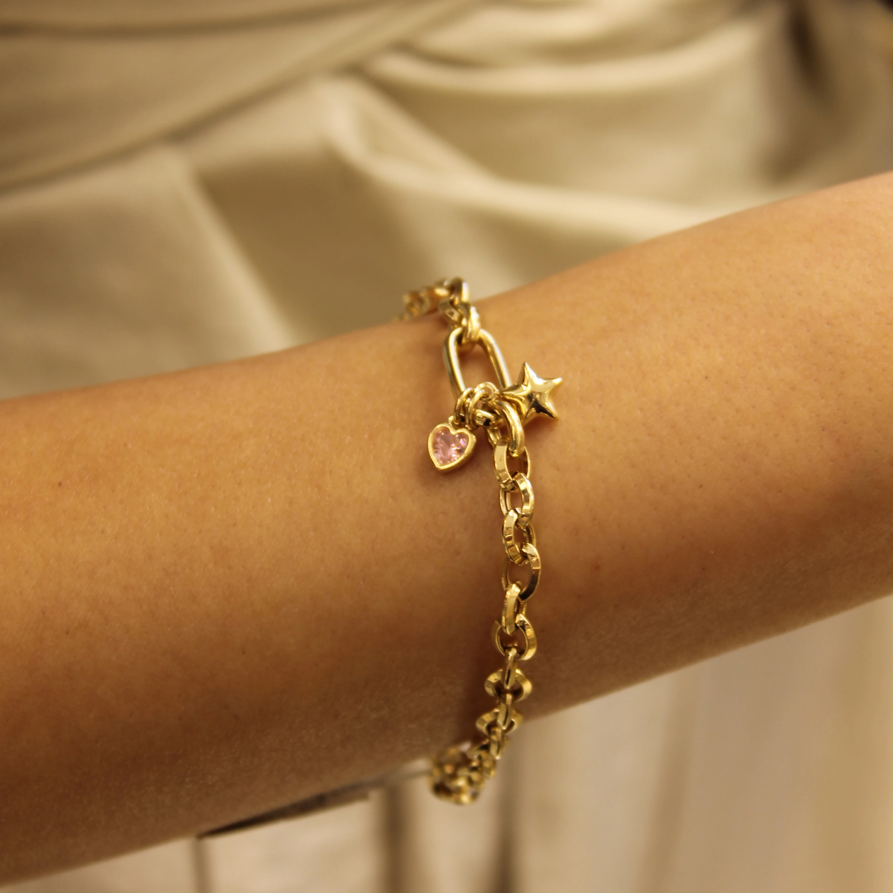 Minimal Kalp Yıldız Sallantılı Bileklik