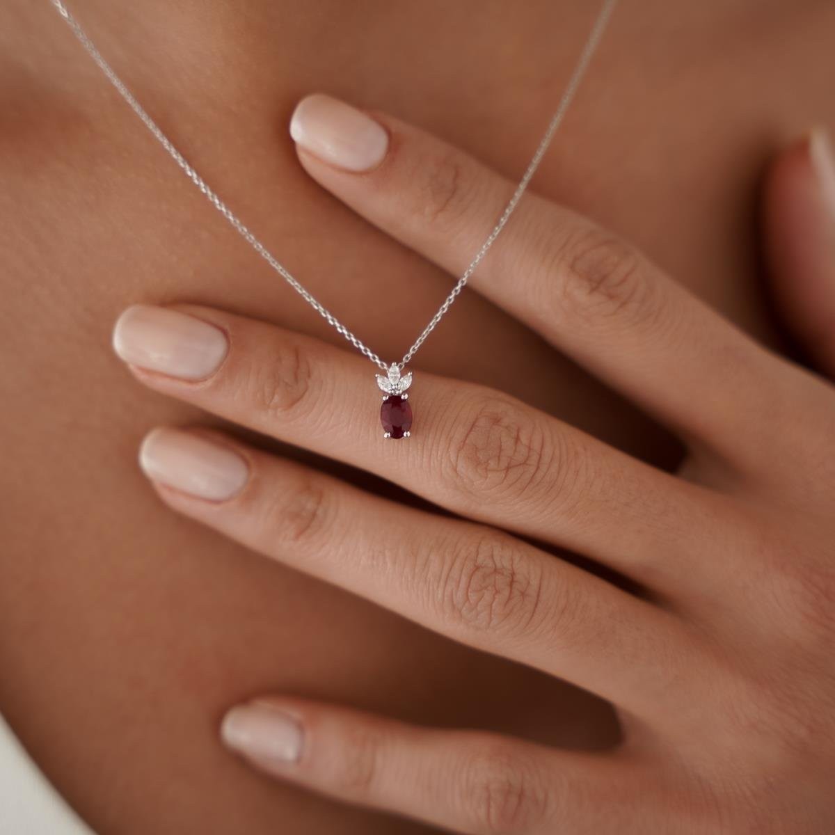 0.61 Ct Yakut Taşlı Pırlanta Kolye
