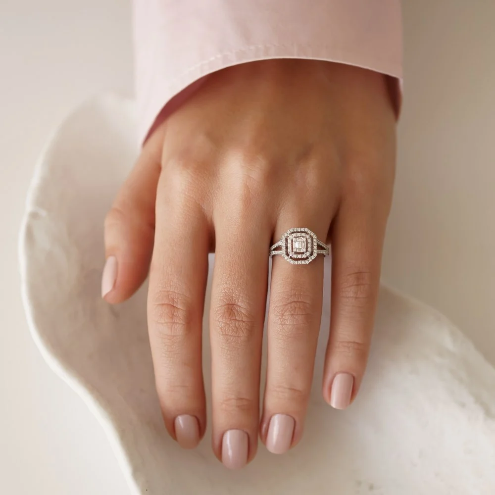 0.47 Ct Baget Taşlı Pırlanta Yüzük