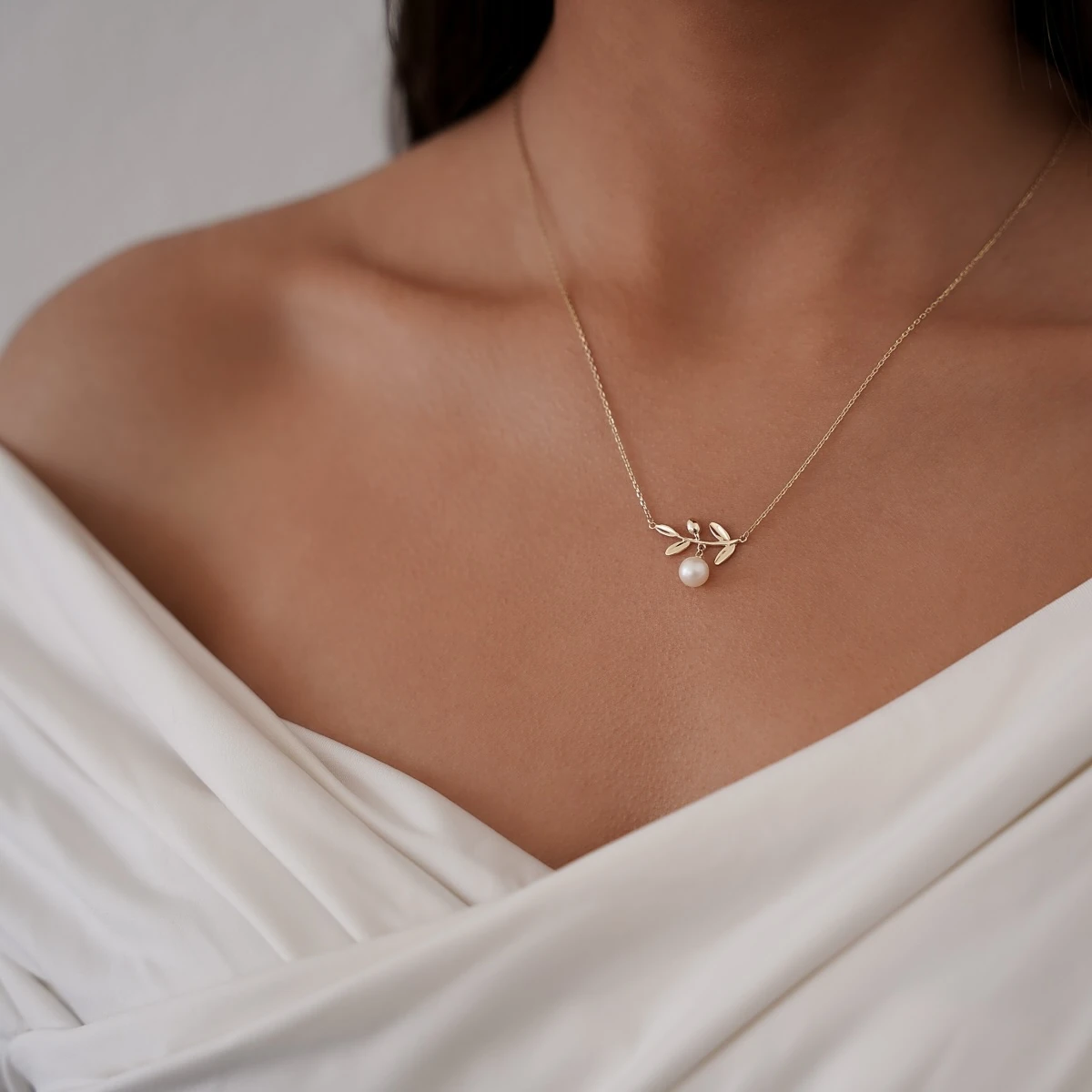 Defnede İnci Altın Kolye