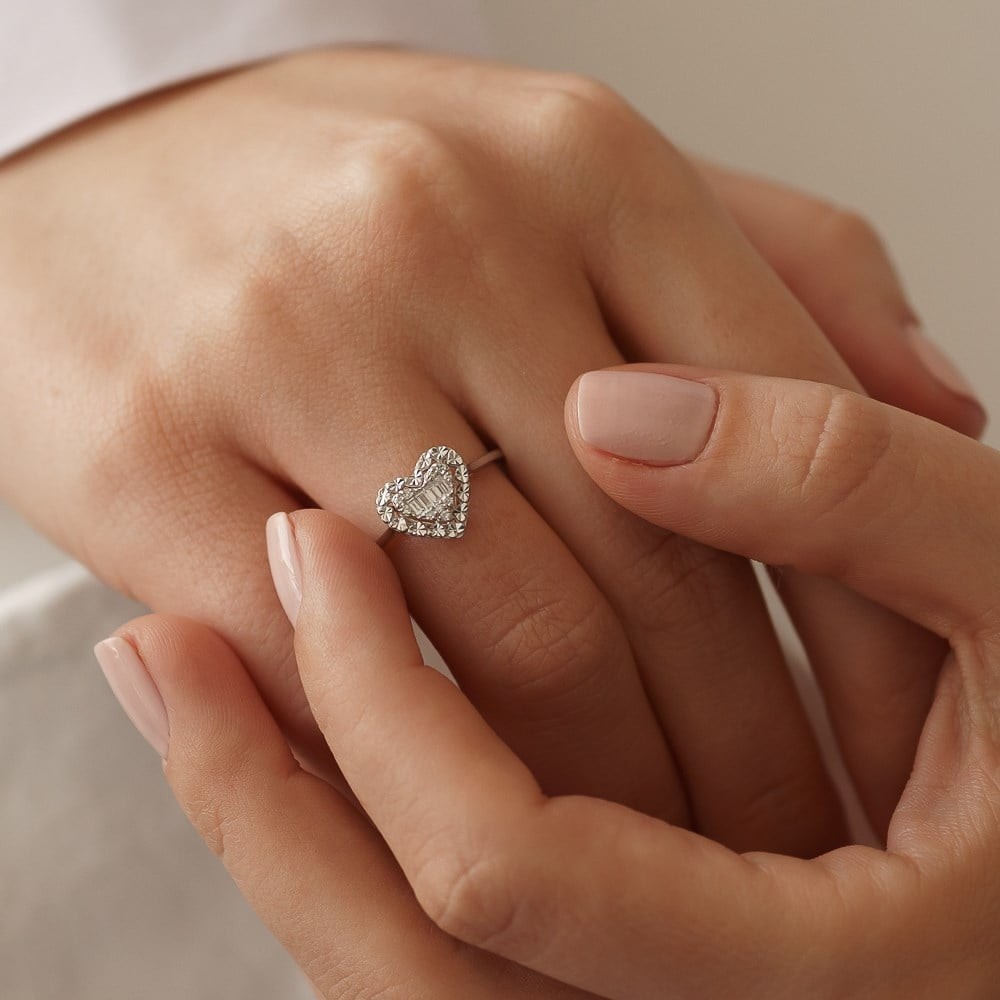0.13 Ct Kalp Pırlanta Yüzük