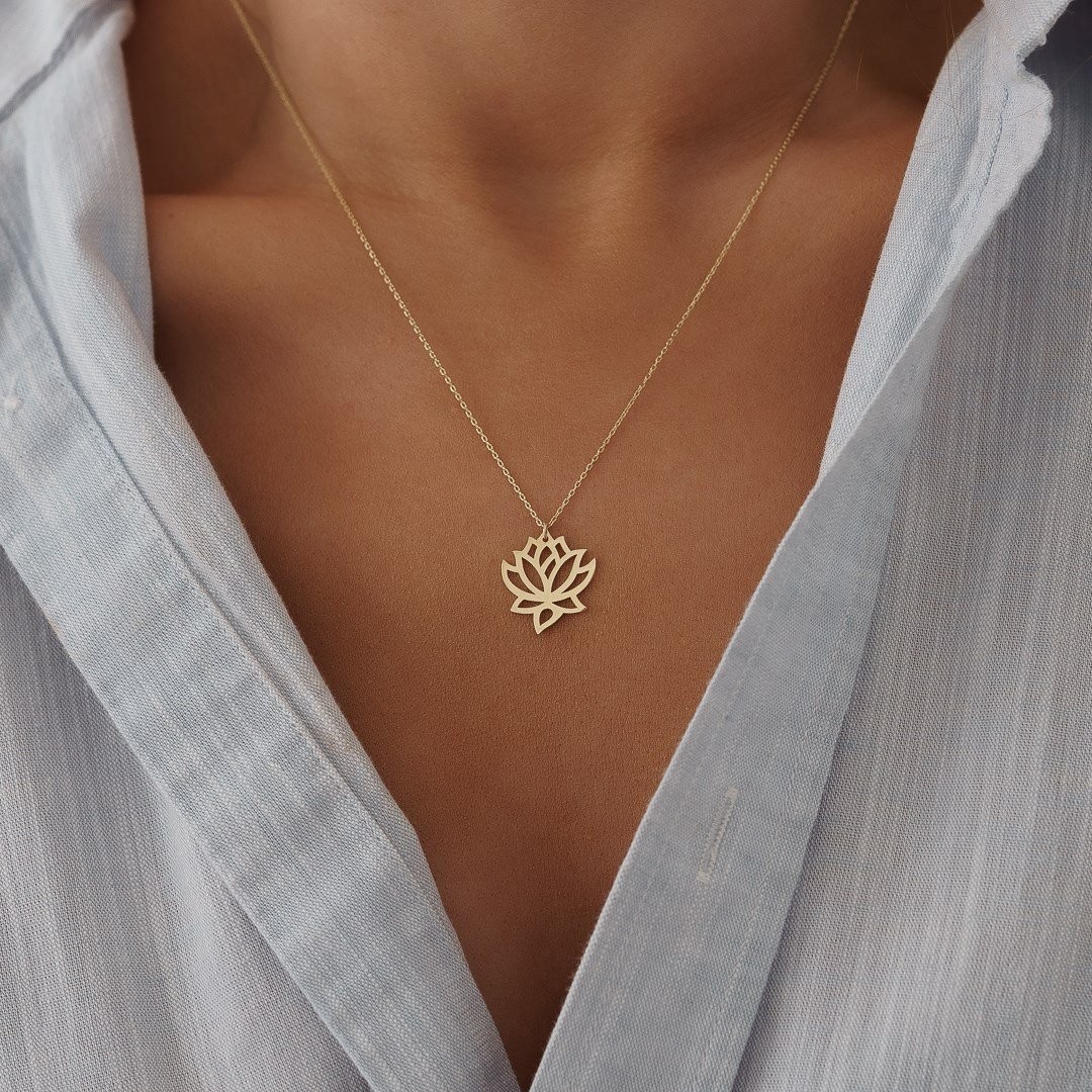 Lotus Çiçeği Altın Kolye
