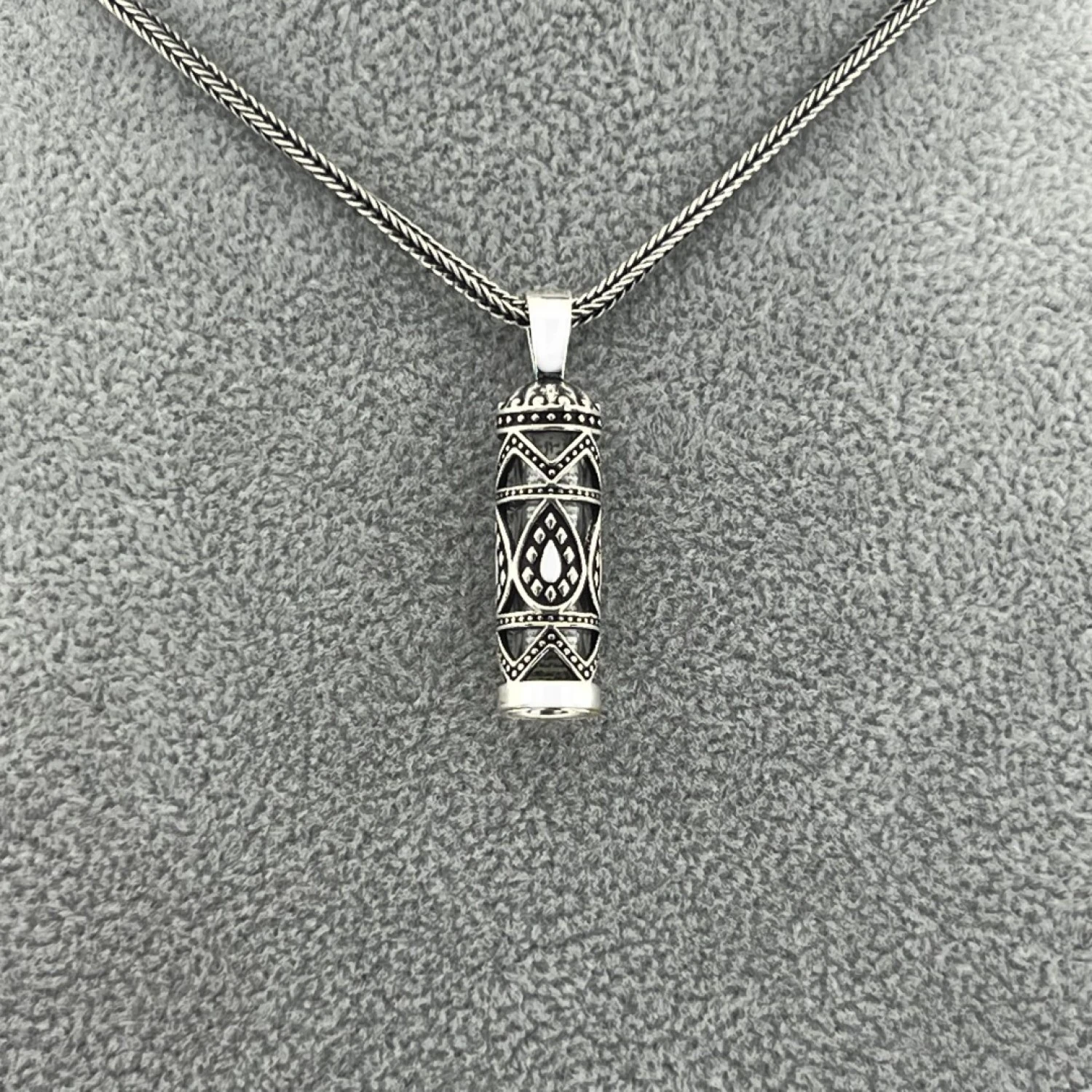 925 AYAR GÜMÜŞ SU DAMLA TASARIMLI CEVŞEN KOLYE