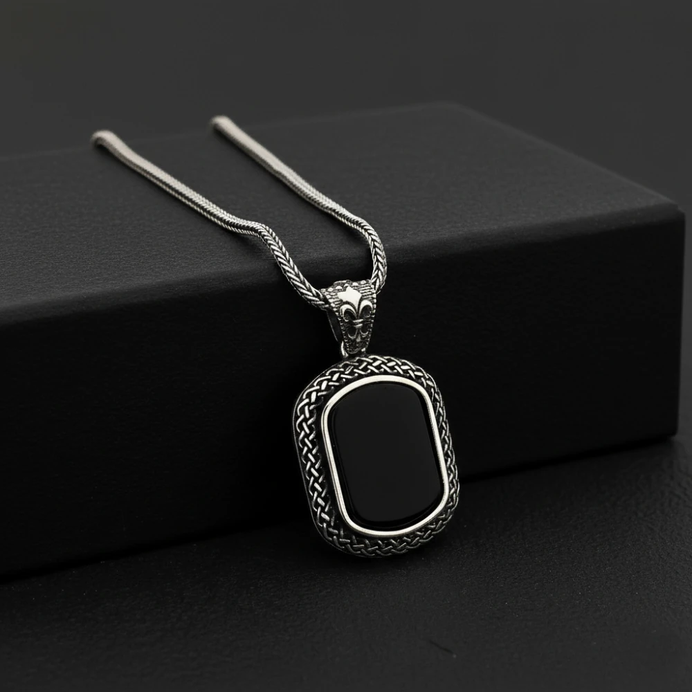 925 Ayar Gümüş Sarmaşık Desenli Oniks Taşlı Kolye