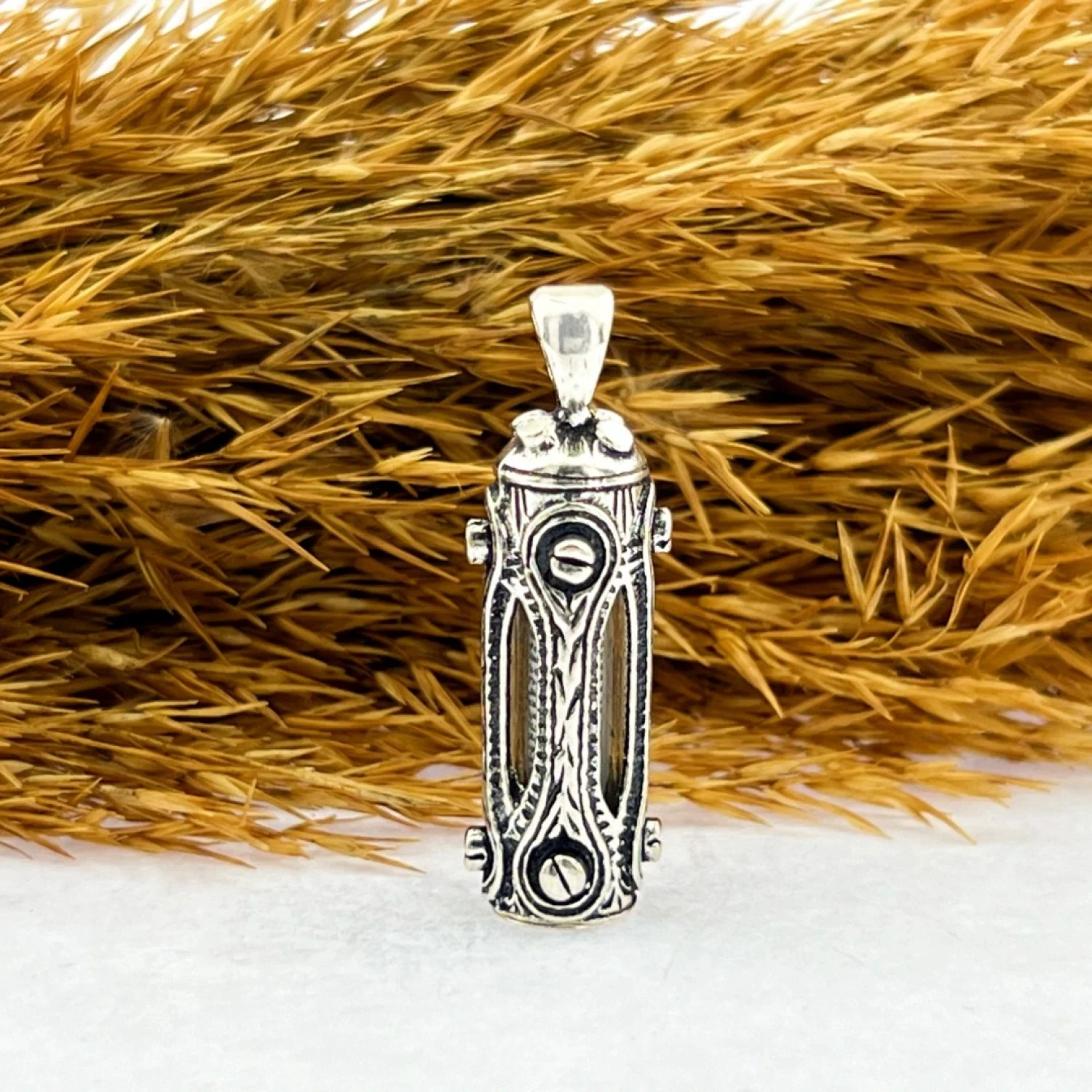 925 AYAR GÜMÜŞ VİDA TASARIM CEVŞEN KOLYE