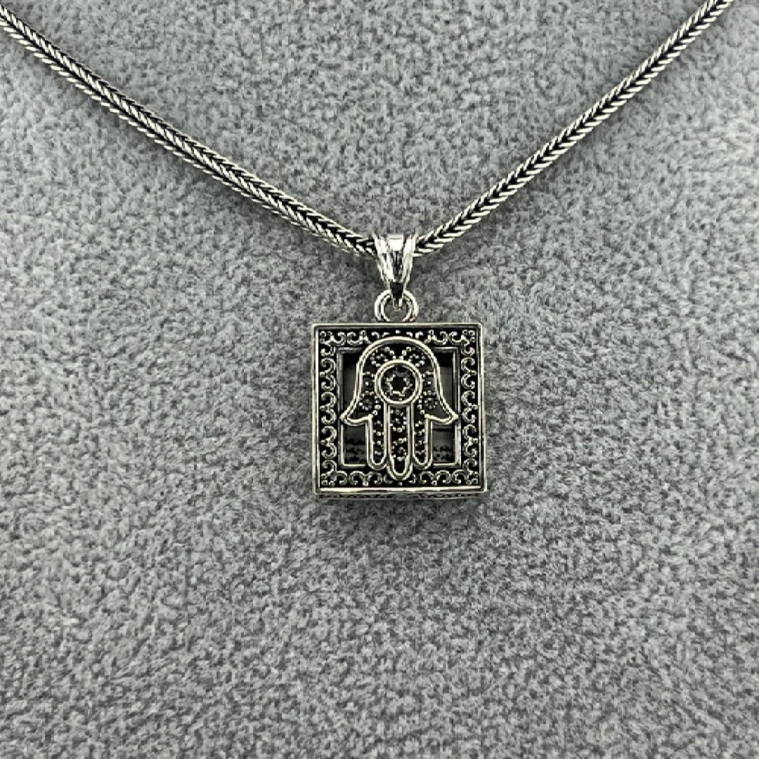 925 AYAR GÜMÜŞ KARE FATMANIN ELİ CEVŞEN KOLYE