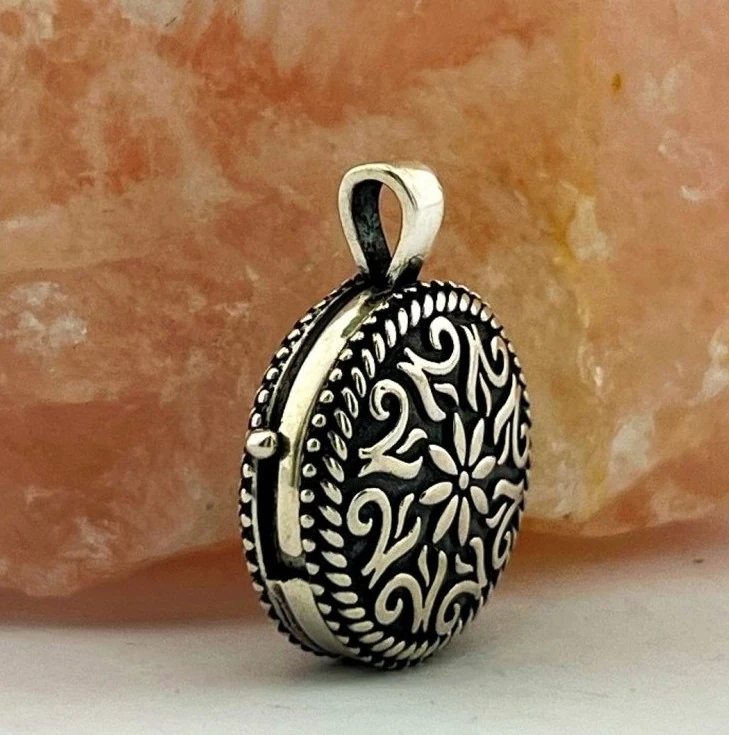 925 Ayar Gümüş Çiçek Muska Kolye