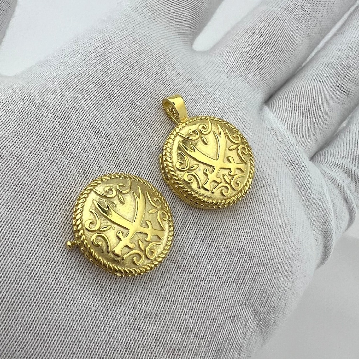 925 AYAR GÜMÜŞ ZÜLFİKAR İŞLEMELİ GOLD MUSKA KOLYE
