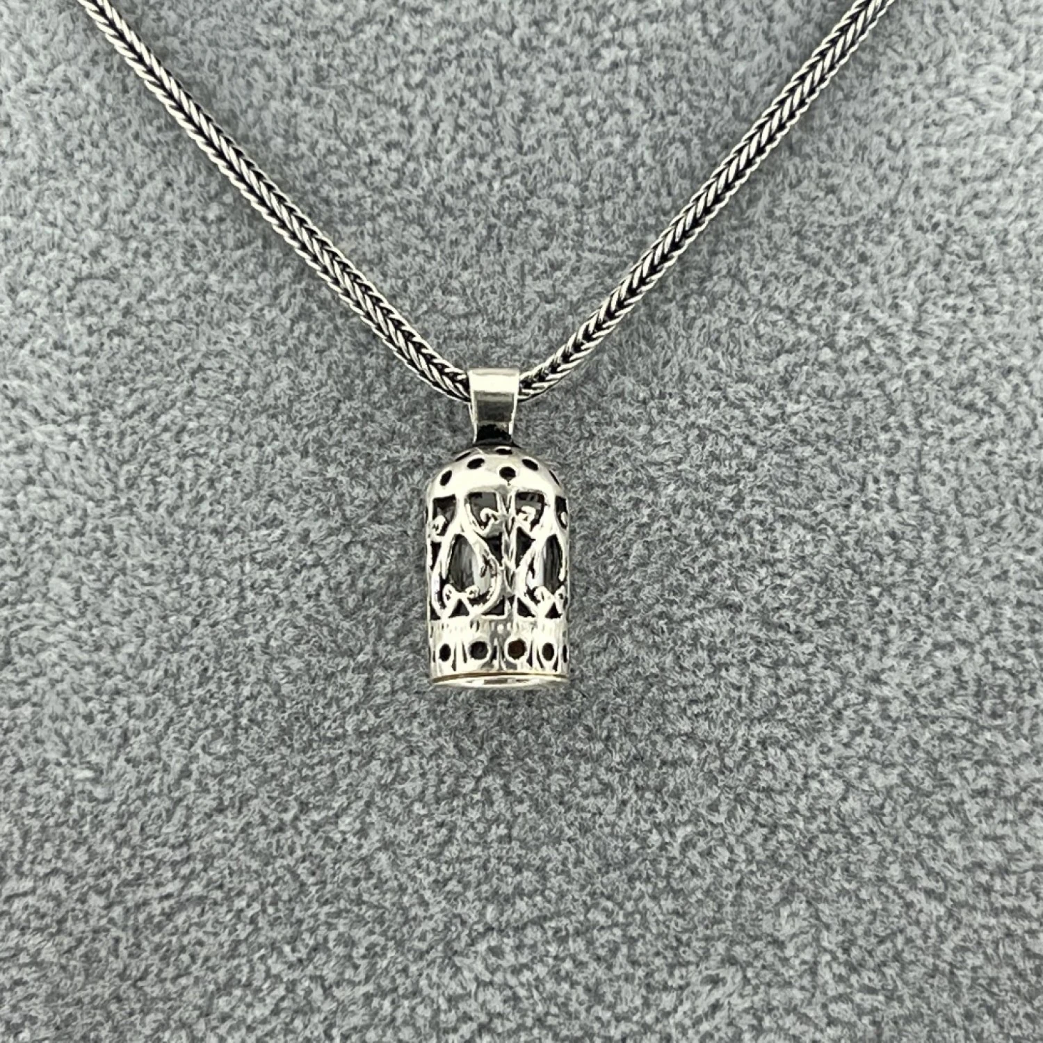 925 AYAR KALP TASARIM GÜMÜŞ CEVŞEN KOLYE