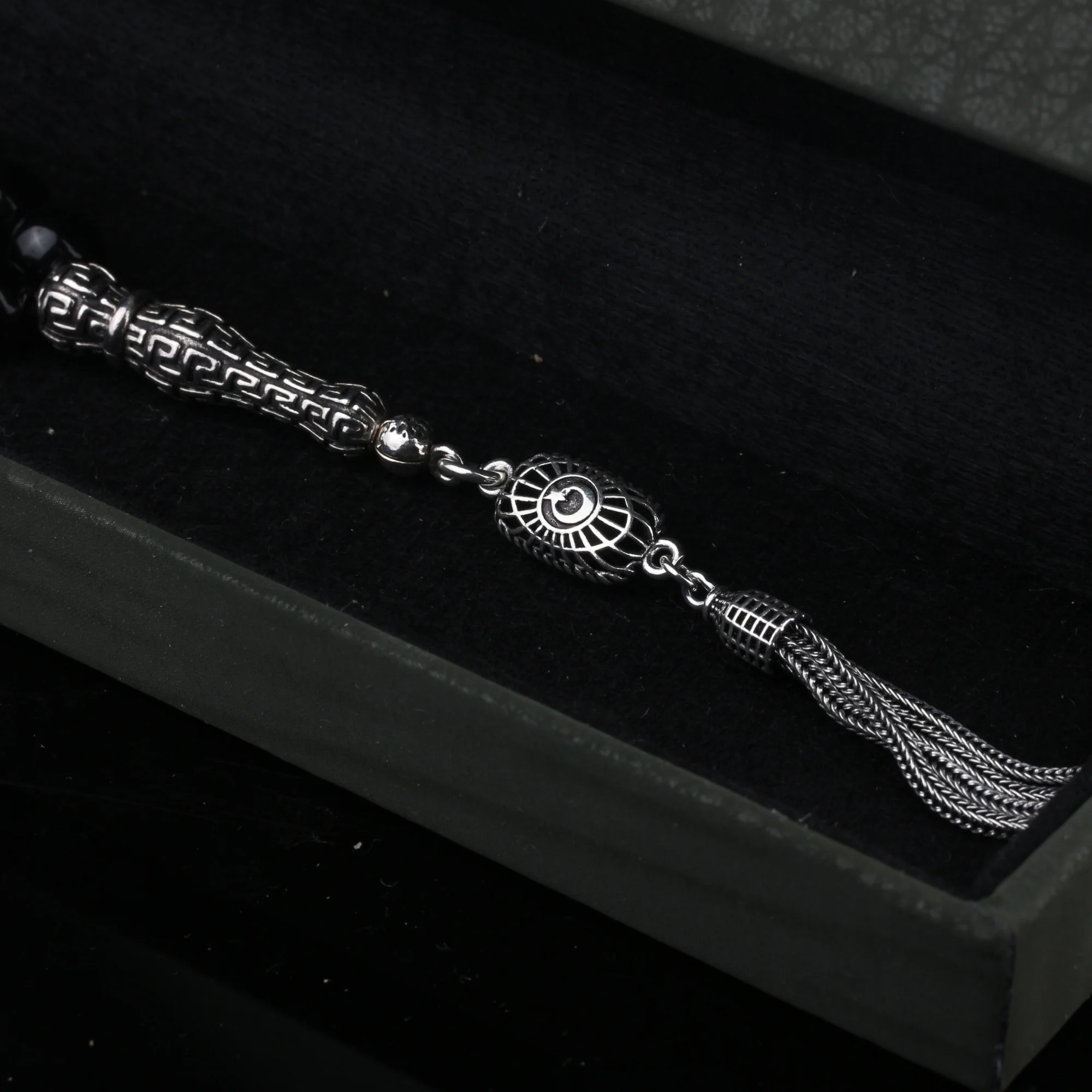 ONİKS TAŞI – FİZYON PÜSKÜLLÜ 925 AYAR GÜMÜŞ TESBİH