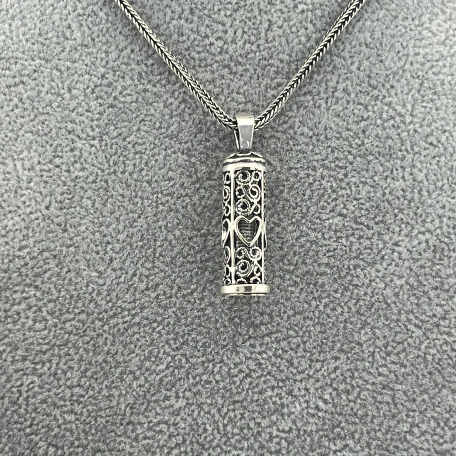 925 AYAR GÜMÜŞ KALP TASARIMLI CEVŞEN KOLYE